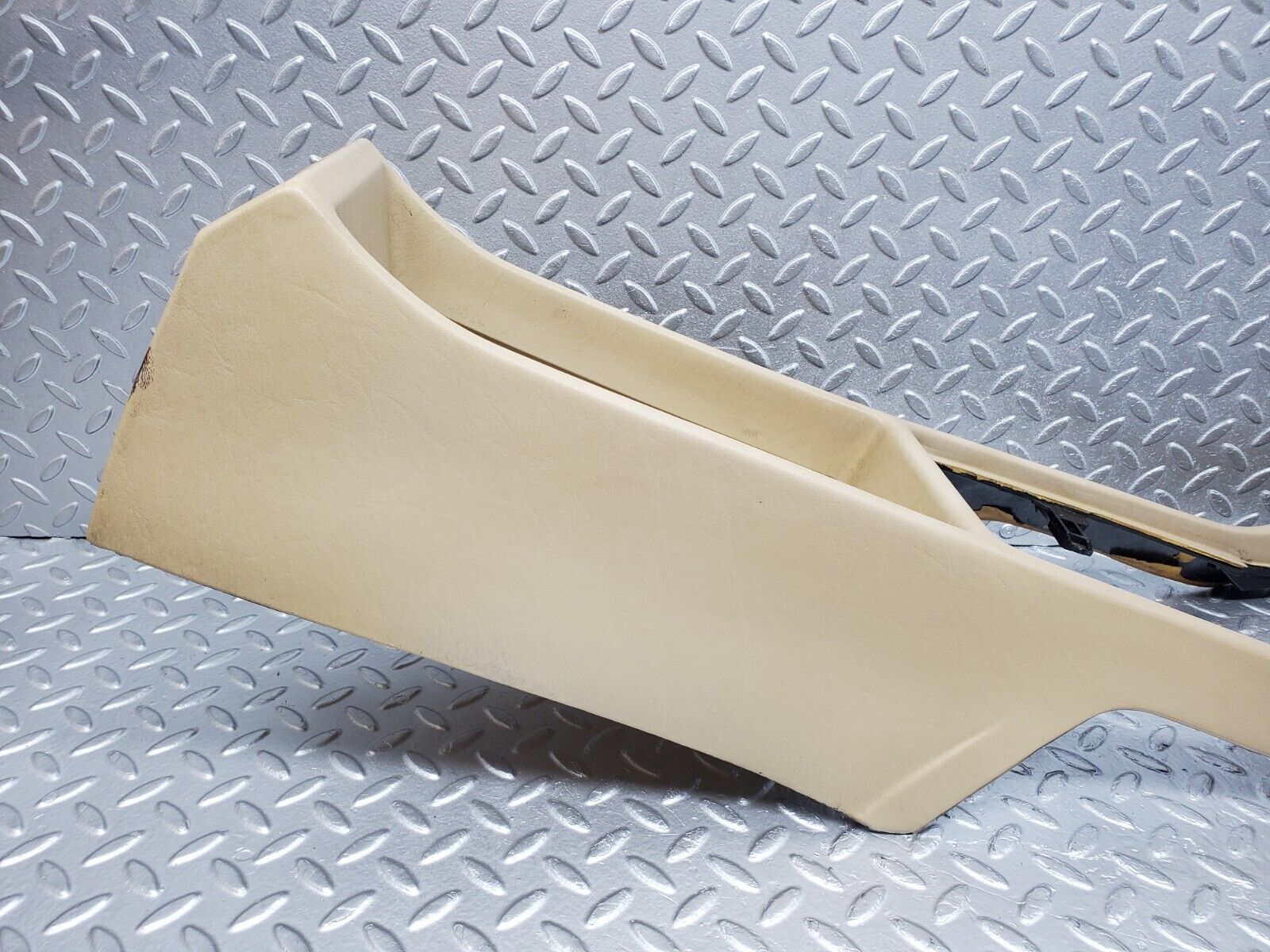 45767 Mercedes-Benz W126 420SE Centre Console Beige 1266830325