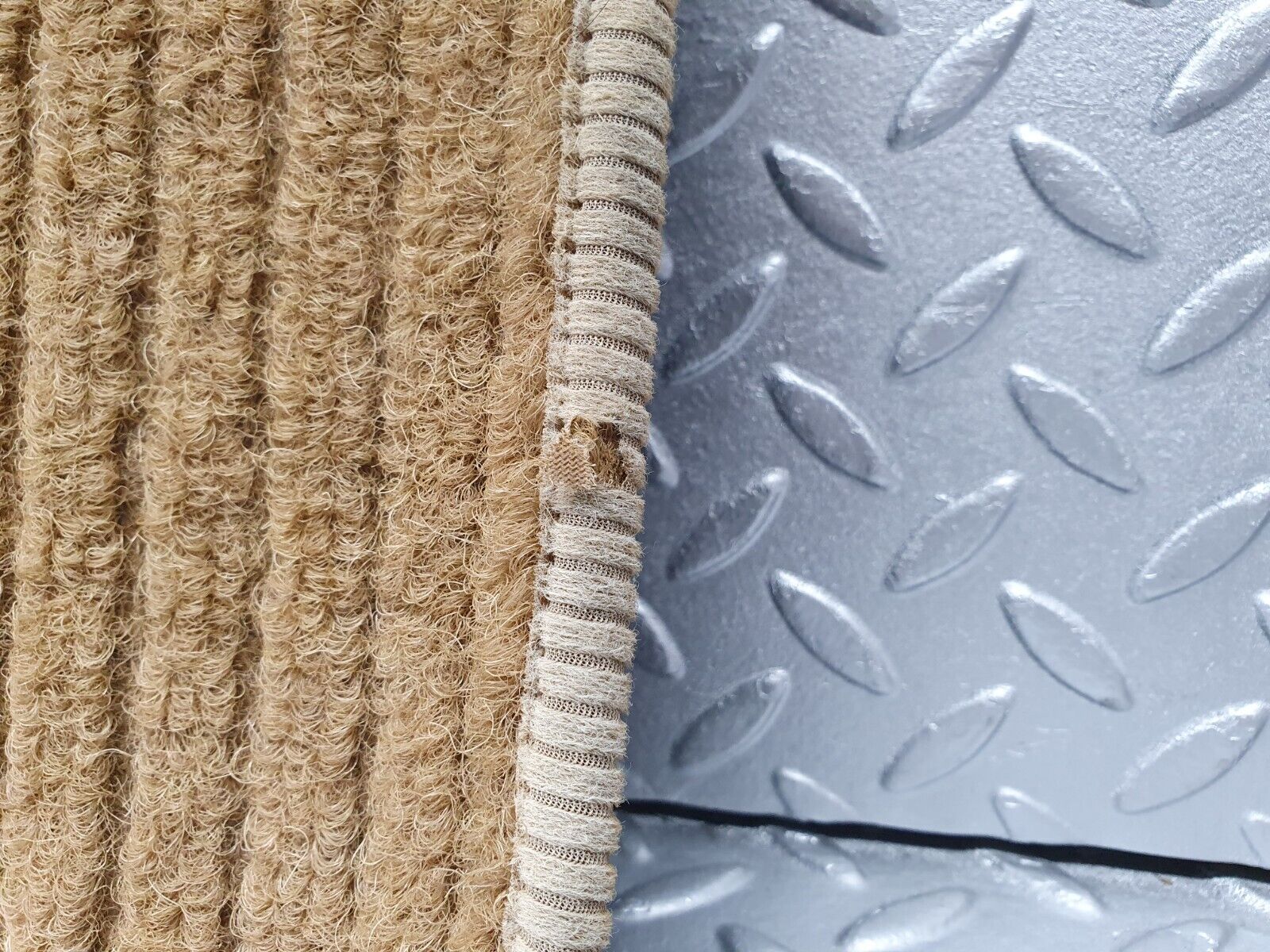 41635 Mercedes-Benz W124 200E Rear Right Floor Carpet Mat Palomino