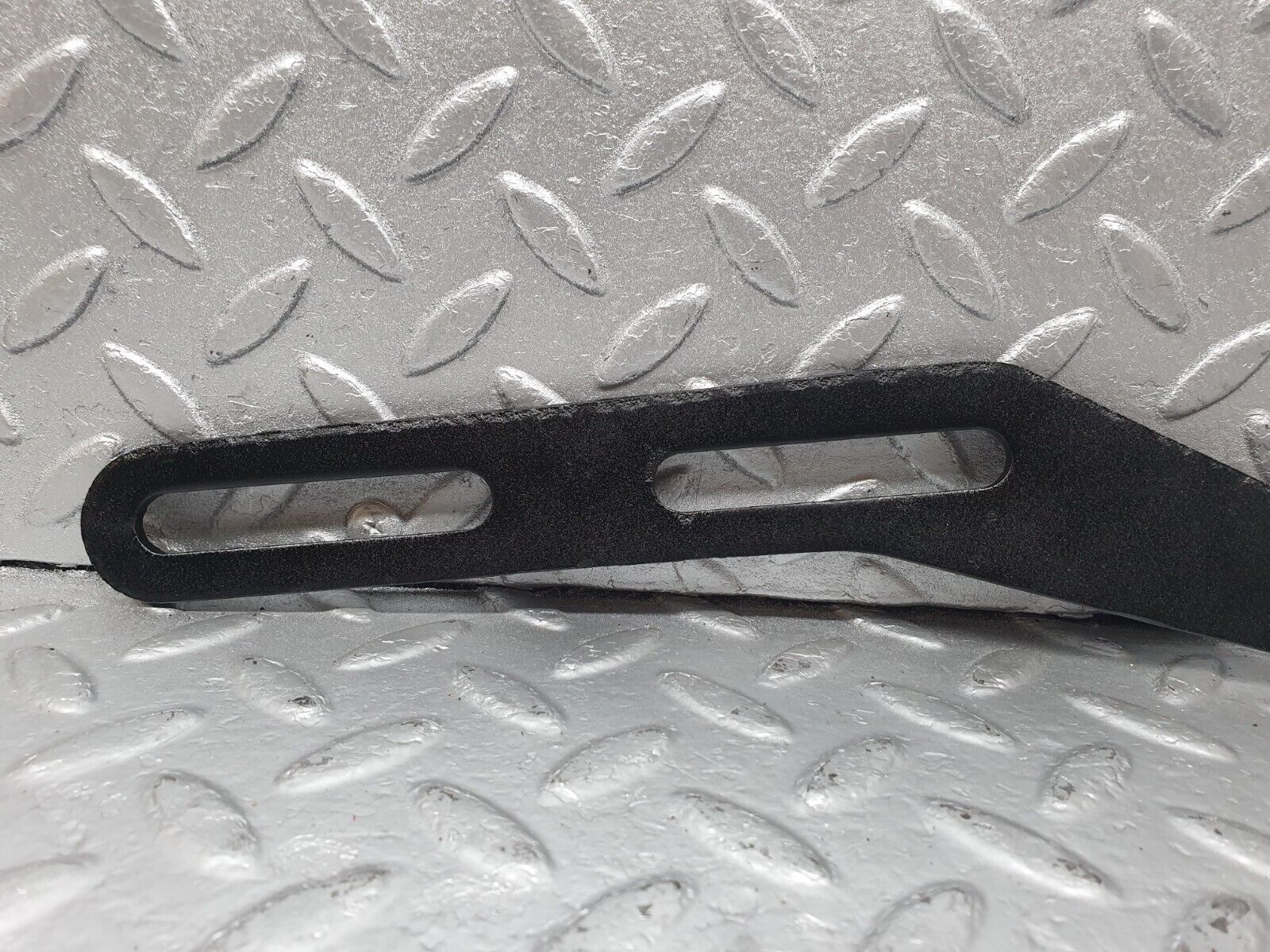 43513 Mercedes-Benz C126 380SEC Coupe Exhaust Bracket