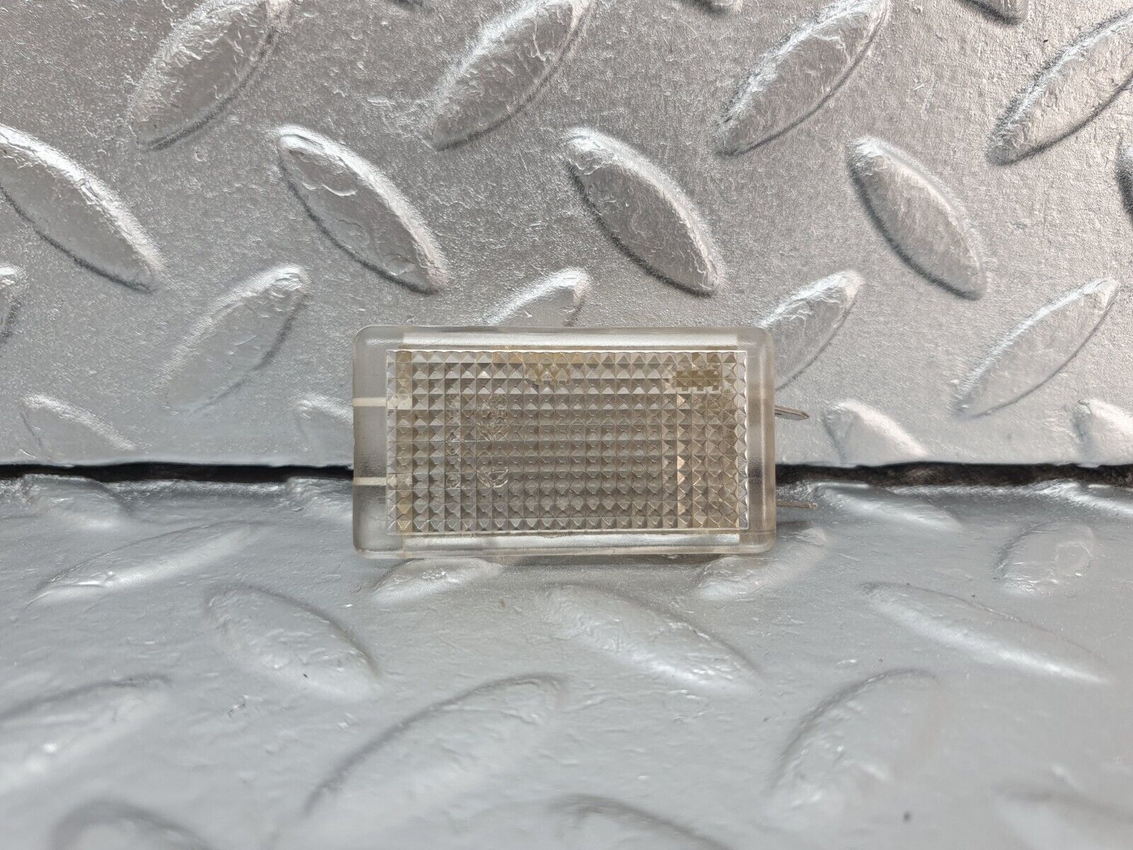 42960 Mercedes-Benz W201 190 2.0L Glove Box Light