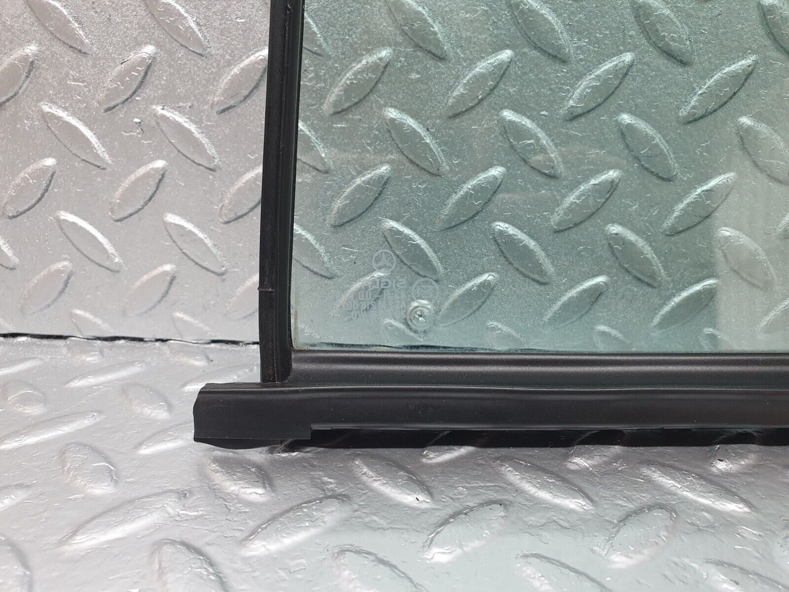 42870 Mercedes-Benz W201 190 2.0L Rear Right Quarter Window Glass 2017350624