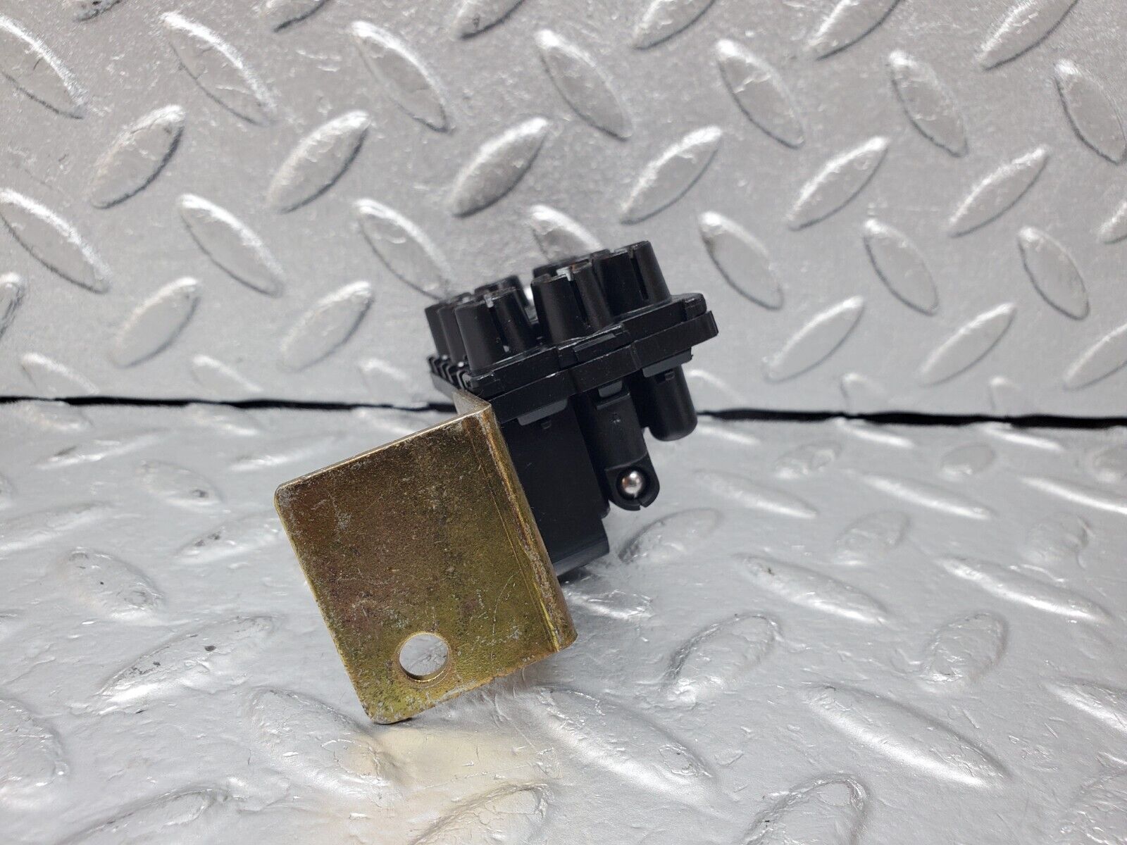 45002 Mercedes-Benz R129 300SL Coupe Vacuum Pump Distribution Unit 1298001478