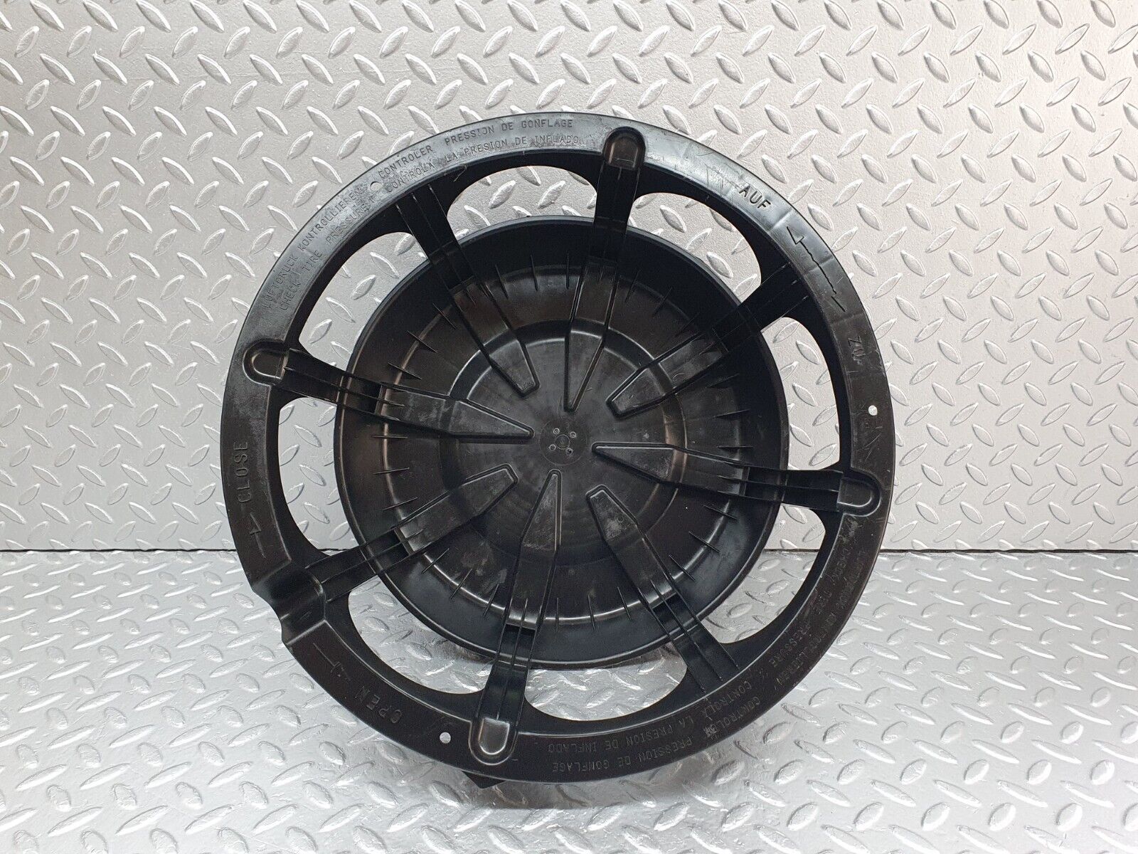 41736 Mercedes-Benz W202 C200 Spare Wheel Holder 2028980107