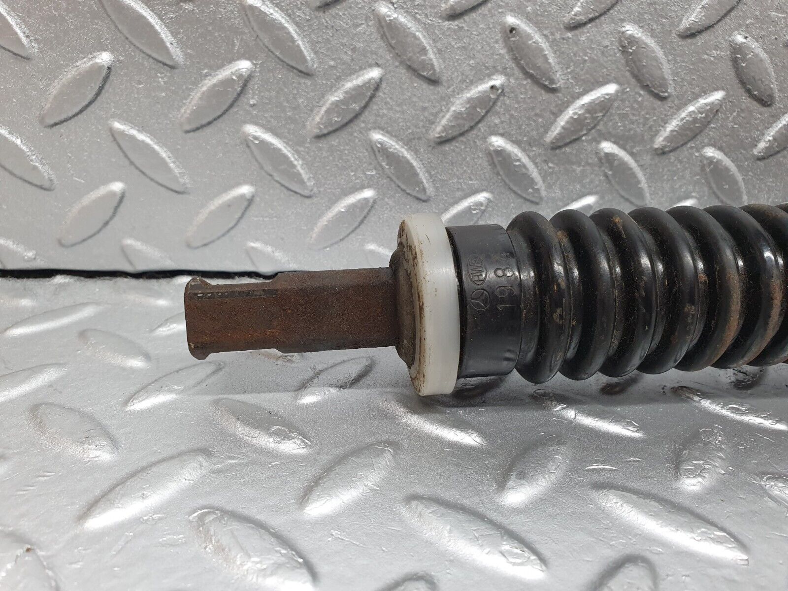 43040 Mercedes-Benz W123 230E Steering Column