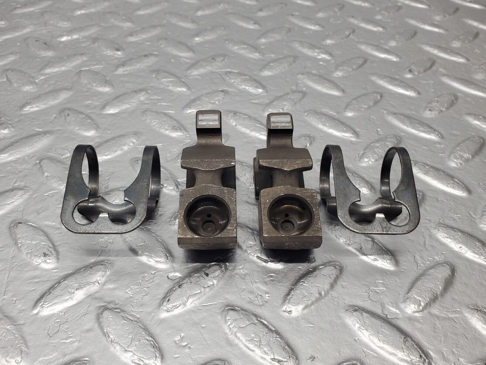 46608 Mercedes-Benz C123 280CE Coupe Valve Rocker Arm With Spring And Tappet