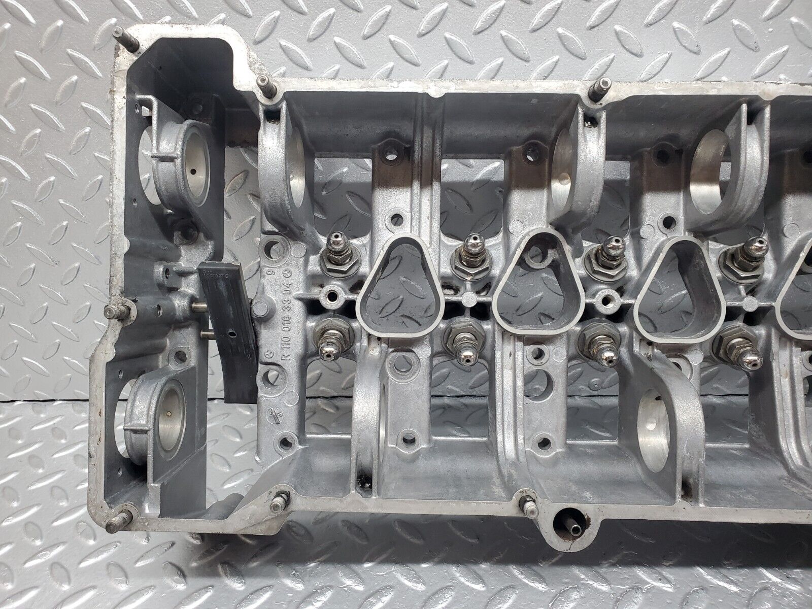 45436 Mercedes-Benz 280E M110.988 Camshaft Bearing Casing 1100163304