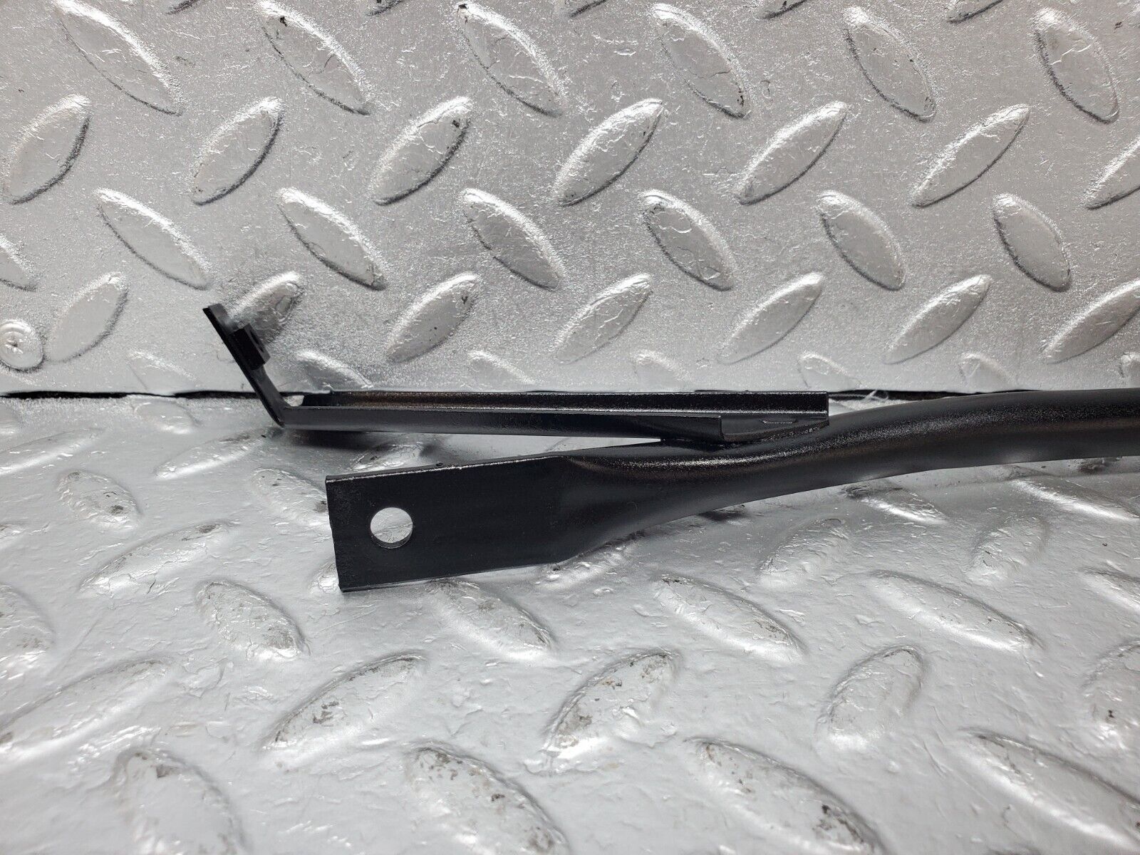 44510 Mercedes-Benz W123 280E Horn Bracket