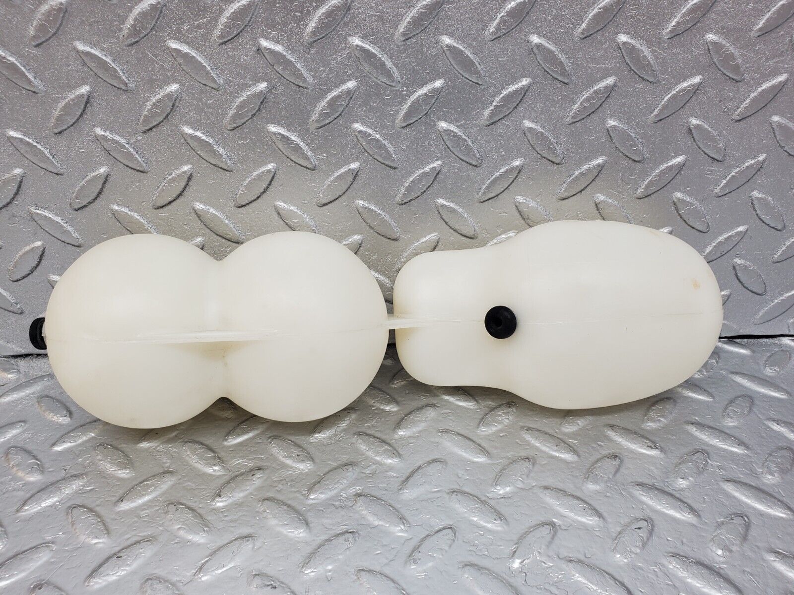 45737 Mercedes-Benz W126 420SE Vacuum Reservoir Tank