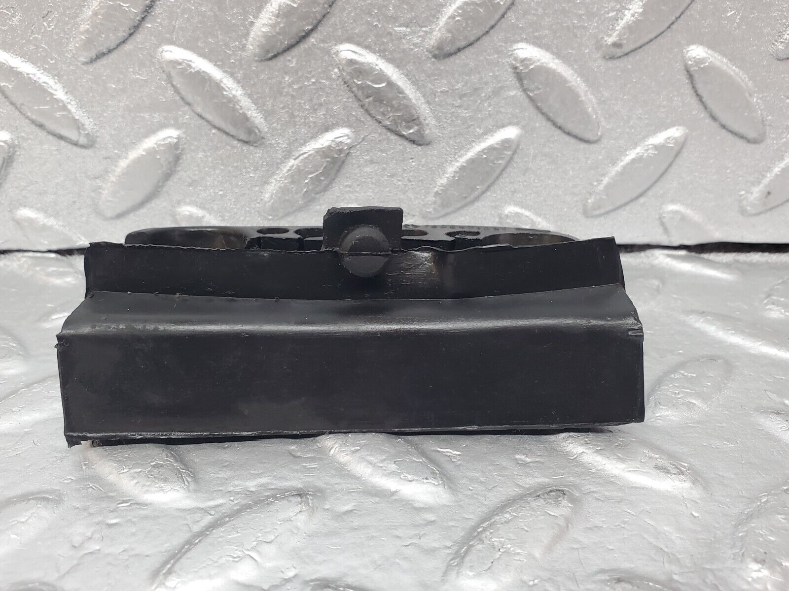 45725 Mercedes-Benz W126 420SE Firewall Grommet Right Side 1269971981