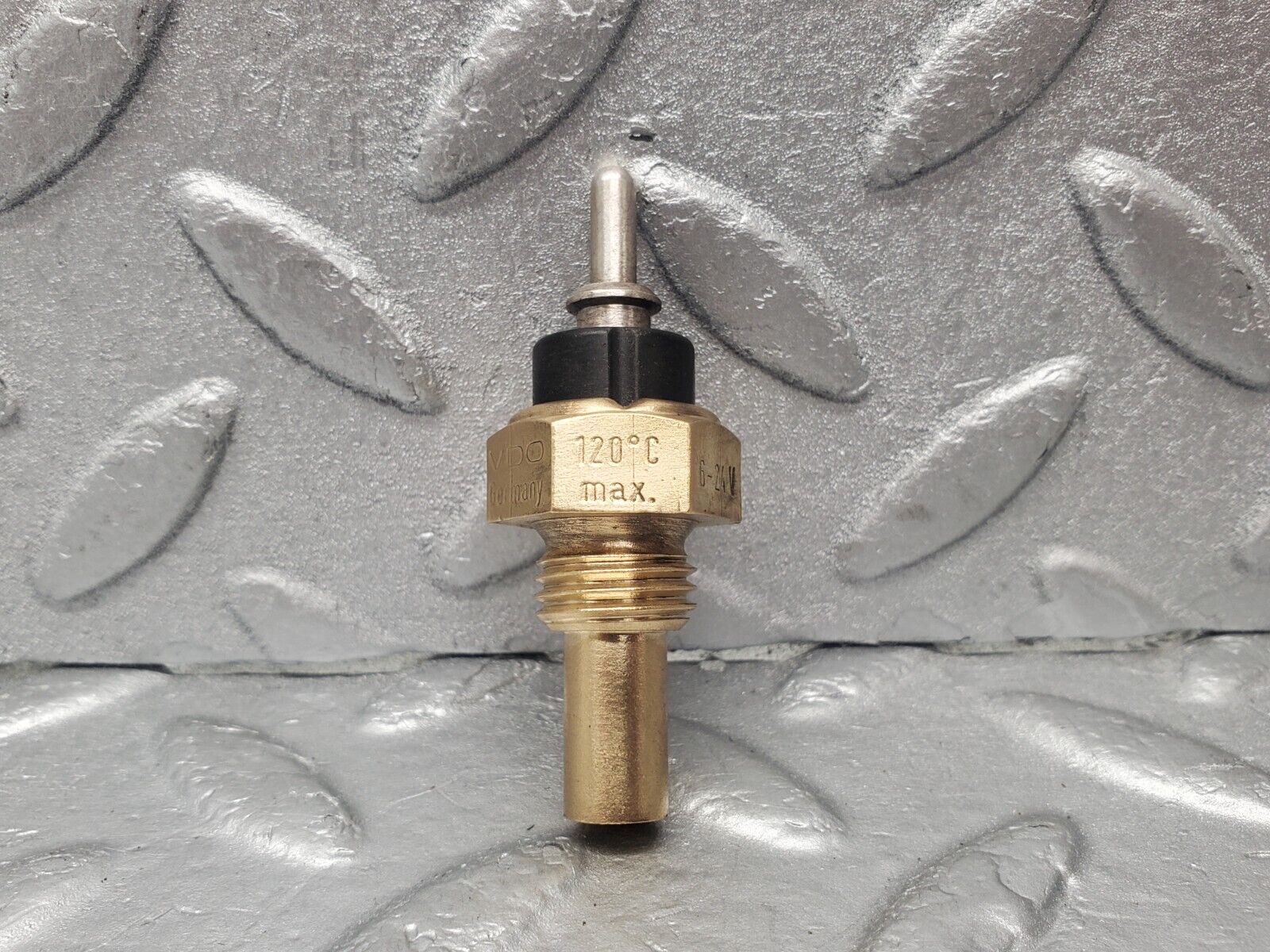 46216 Mercedes-Benz W124 280E Coolant Temperature Sensor VDO 0055421017