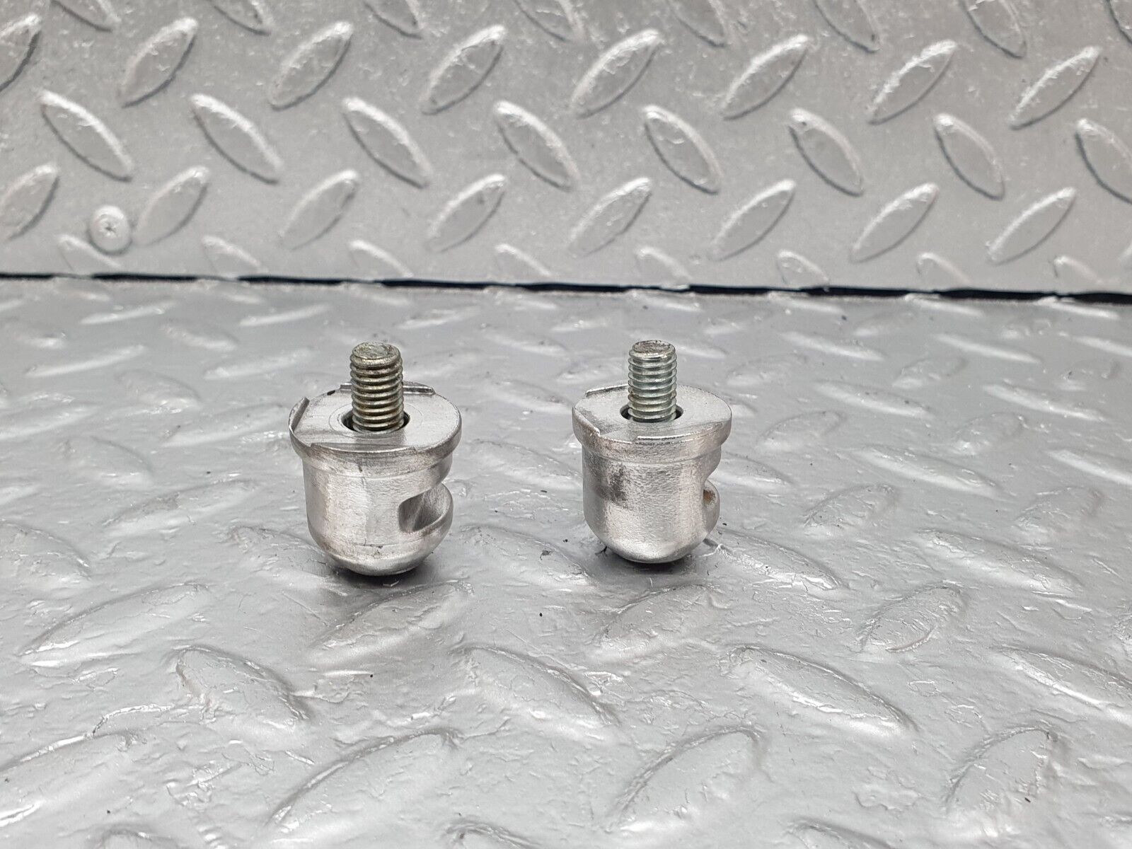 43573 Mercedes-Benz C126 380SEC Coupe Rear Seat Holder 2x