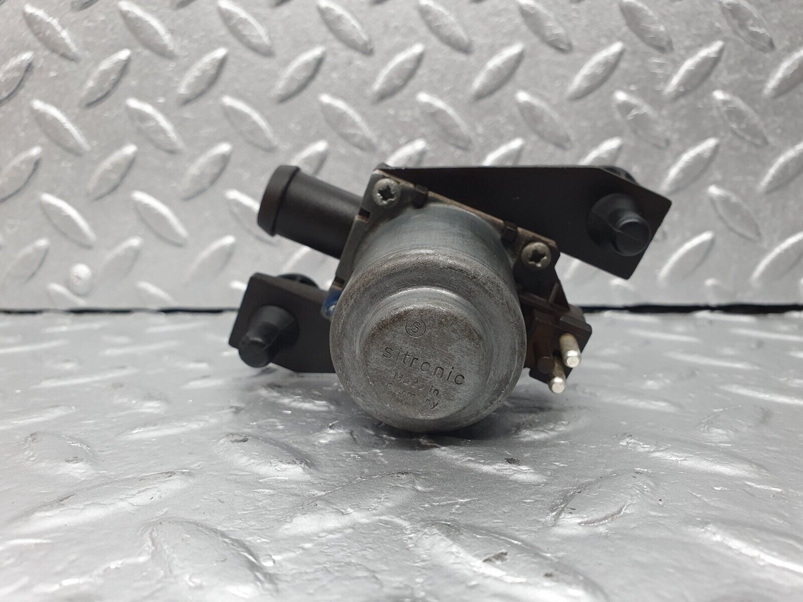 42234 Mercedes-Benz R129 320SL Coupe Heating Water Pump 0008307284 4950000001