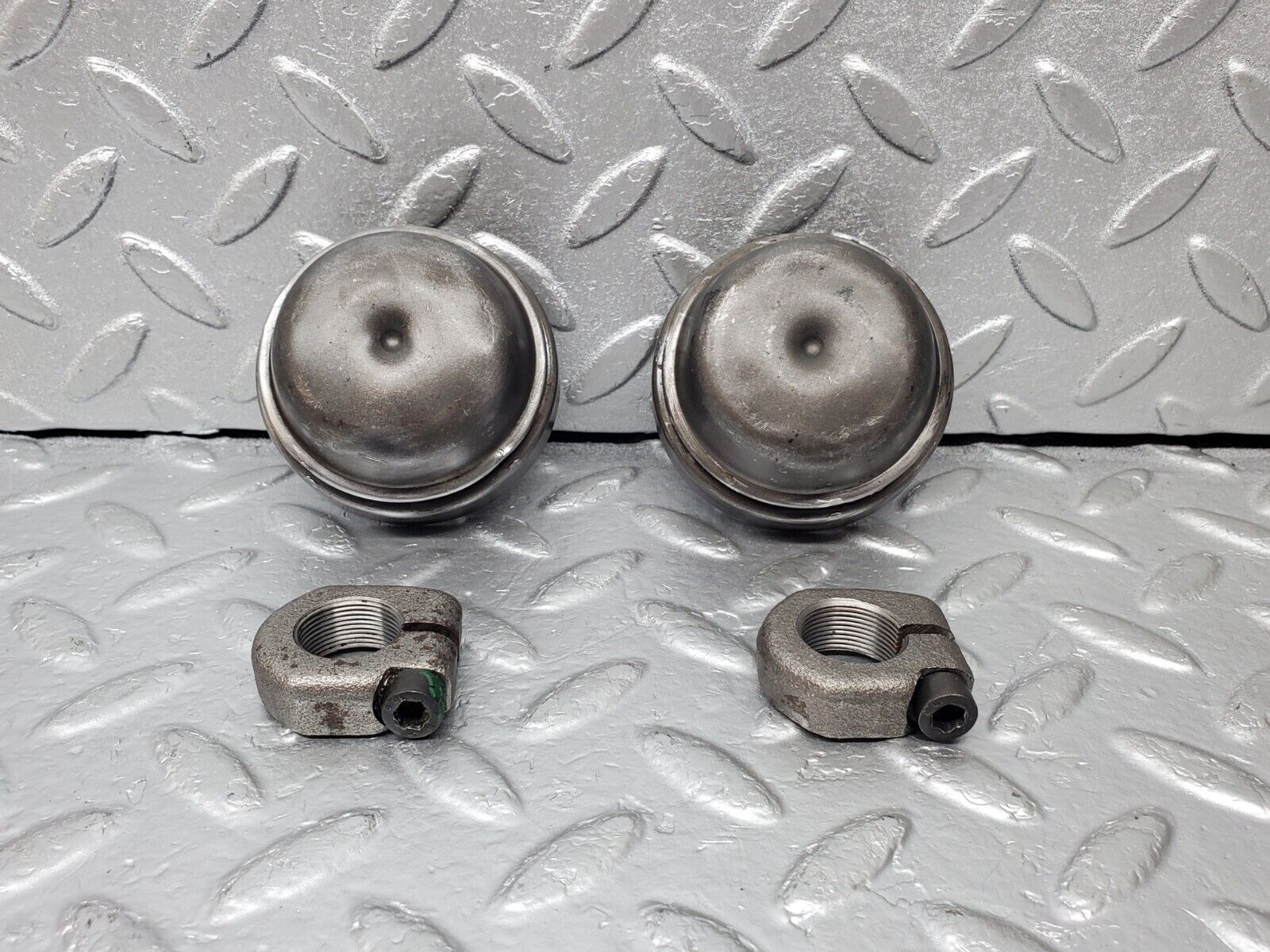 44489 Mercedes-Benz W123 280E Wheel Hub Locking Cap