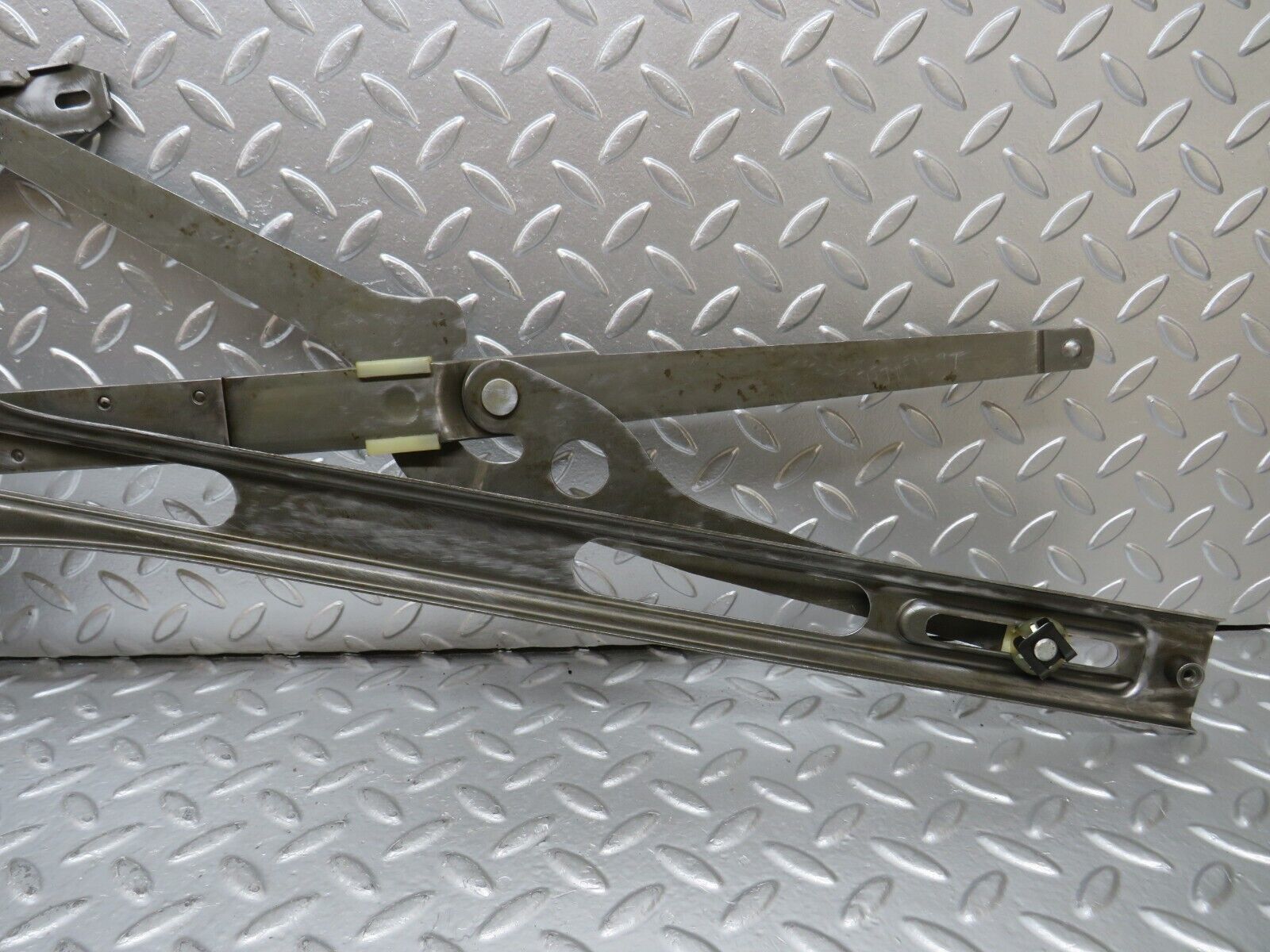 25075 Mercedes-Benz R107 C107 Front Right Manual Window Regulator 1077250602