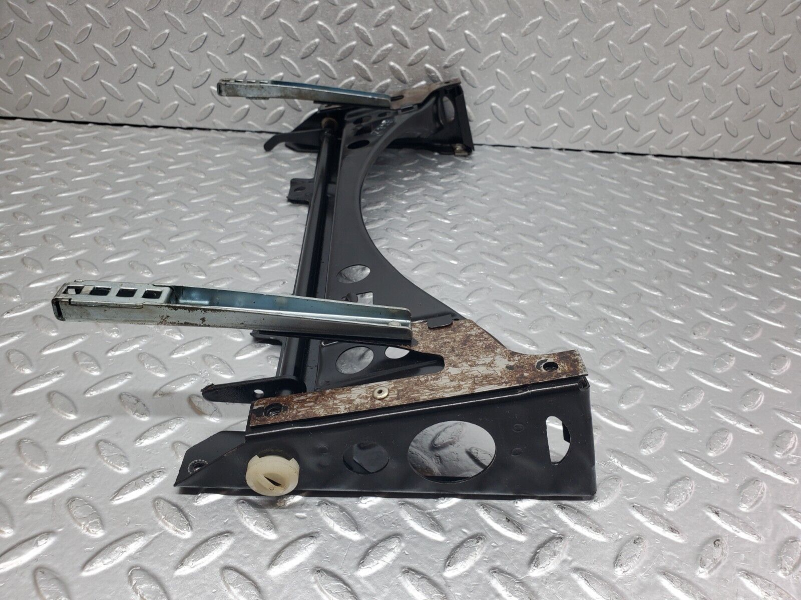 44549 Mercedes-Benz W123 280E Front Right Seat Sliding Mechanism