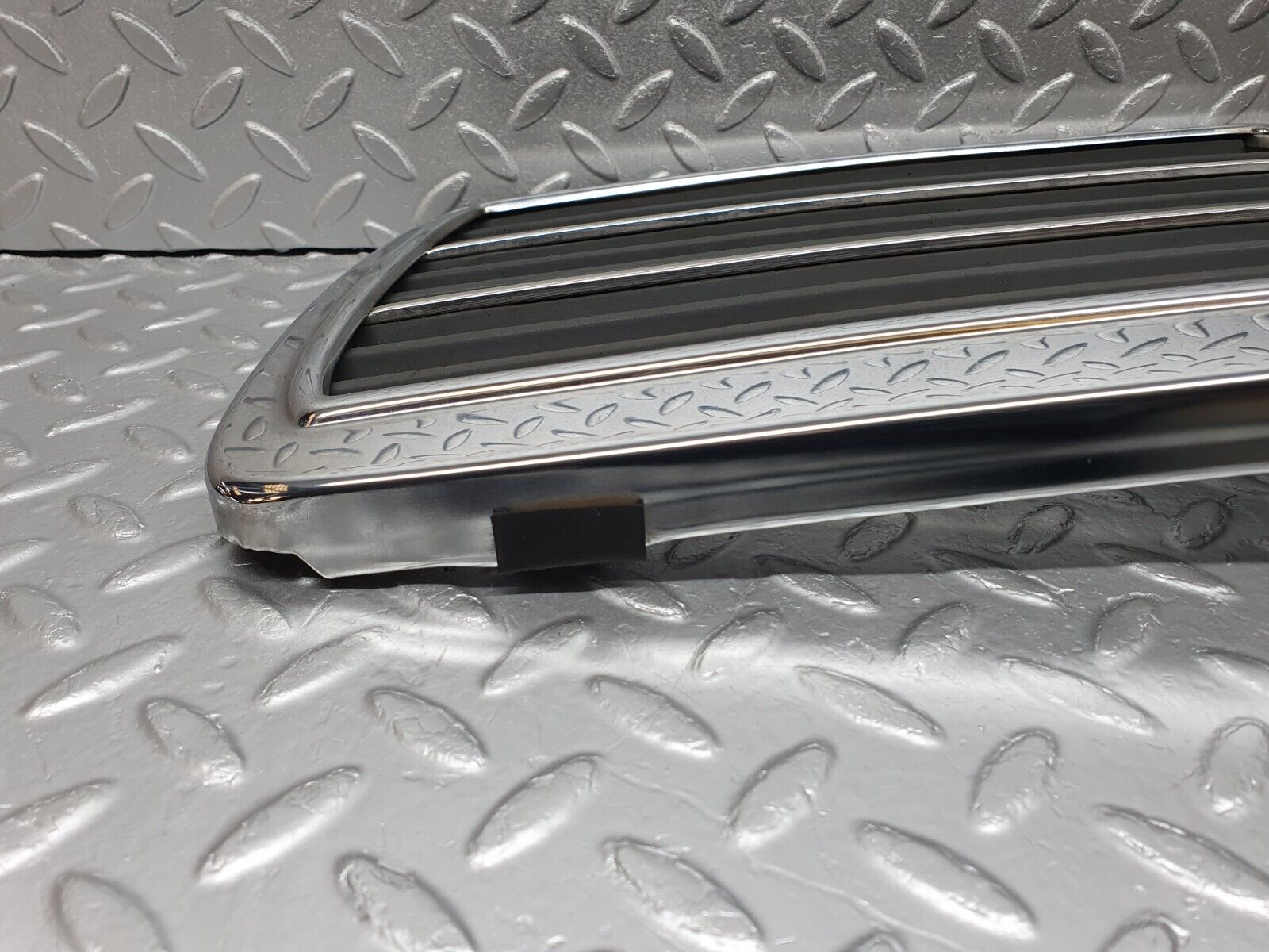 41801 Mercedes-Benz W202 C200 Bonnet Grill Chrome 2028880323