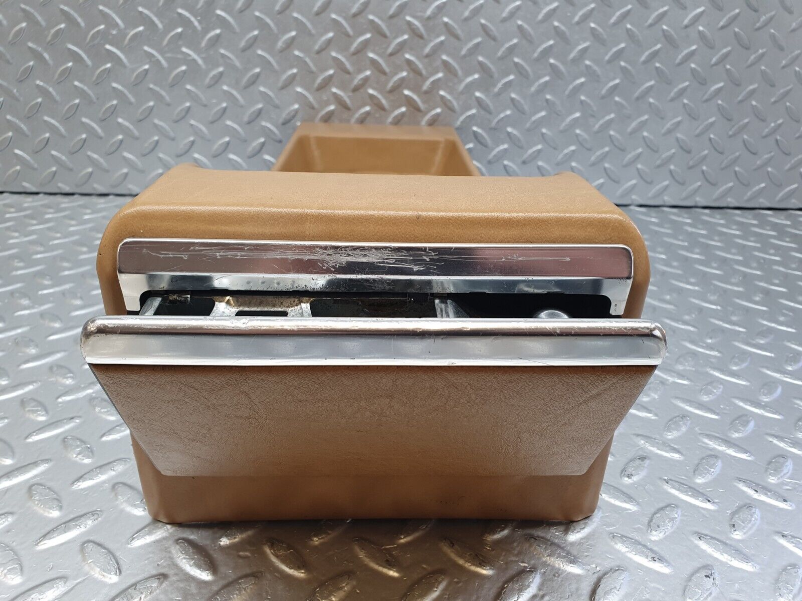 43784 Mercedes-Benz C126 380SEC Coupe Rear Centre Console 1268430707 1268430607