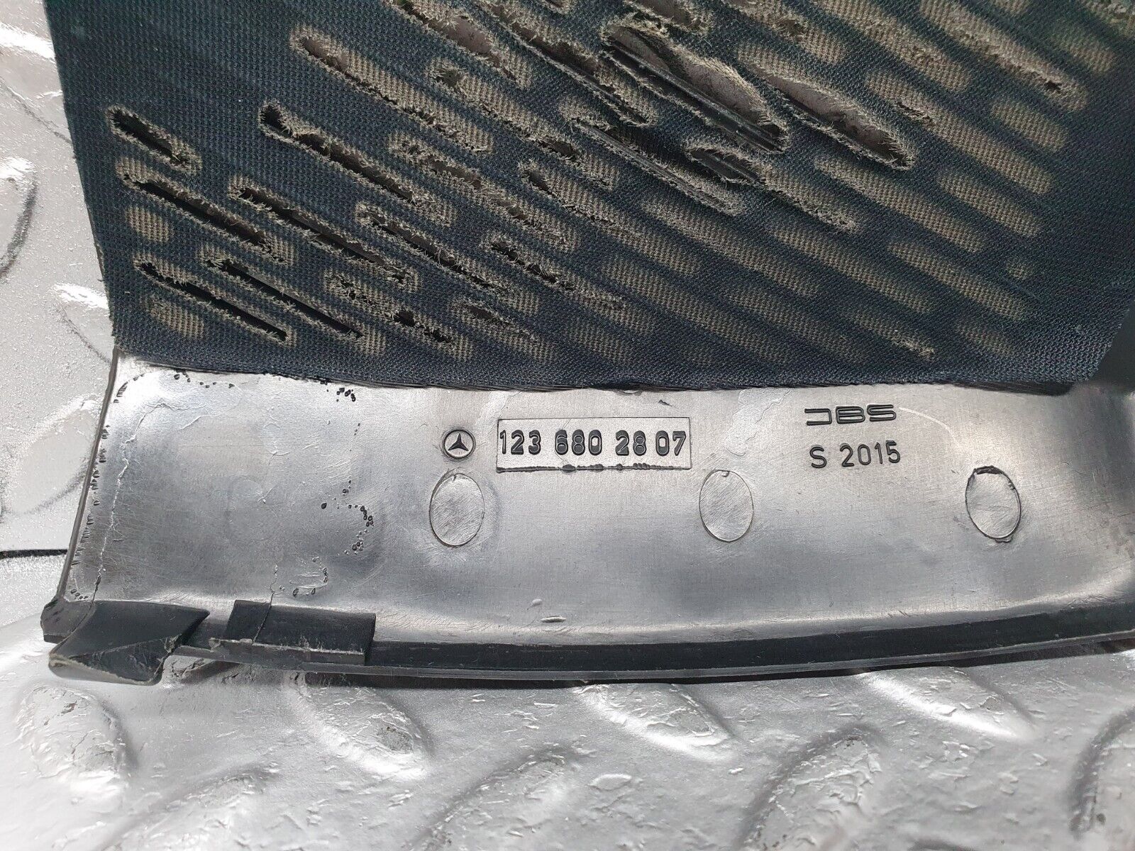 43910 Mercedes-Benz C123 230CE Coupe Dashboard Speaker Covers 1236802707 1236802807