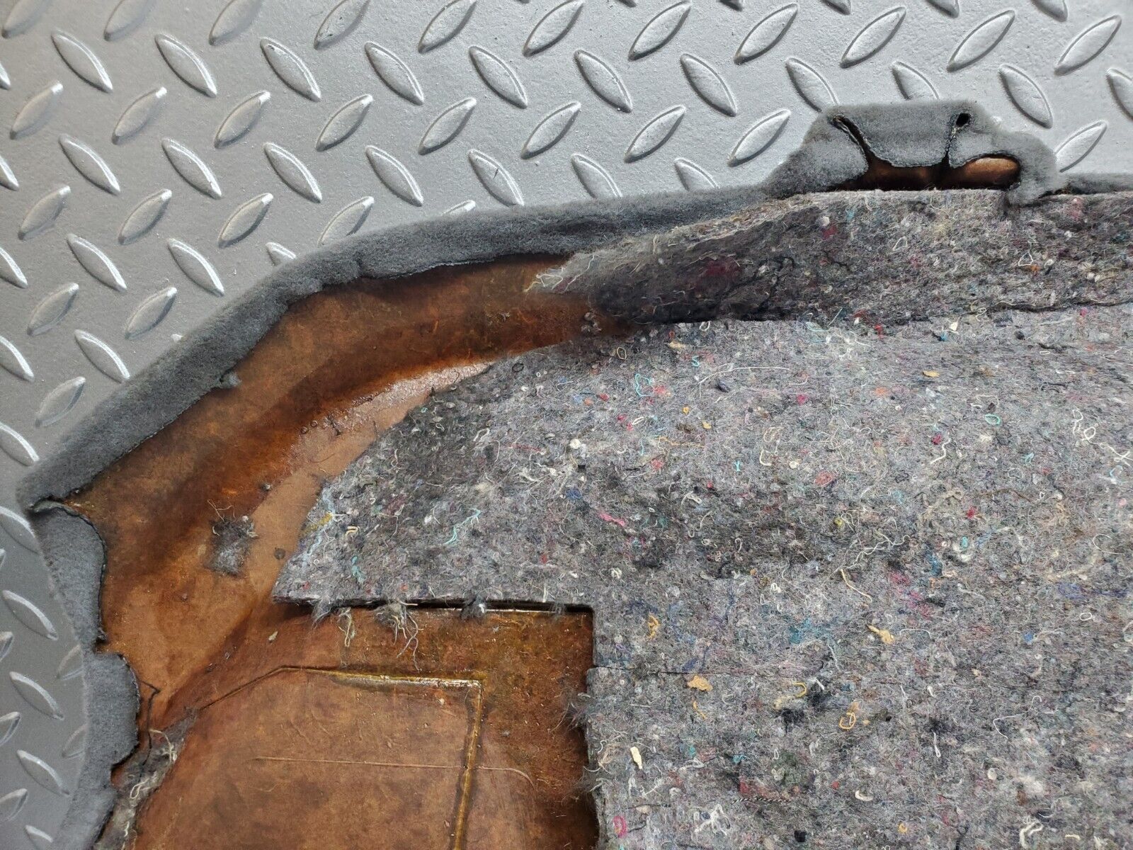 44696 Mercedes-Benz W124 220E Parcel Shelf With Speakers Grey 1246900249