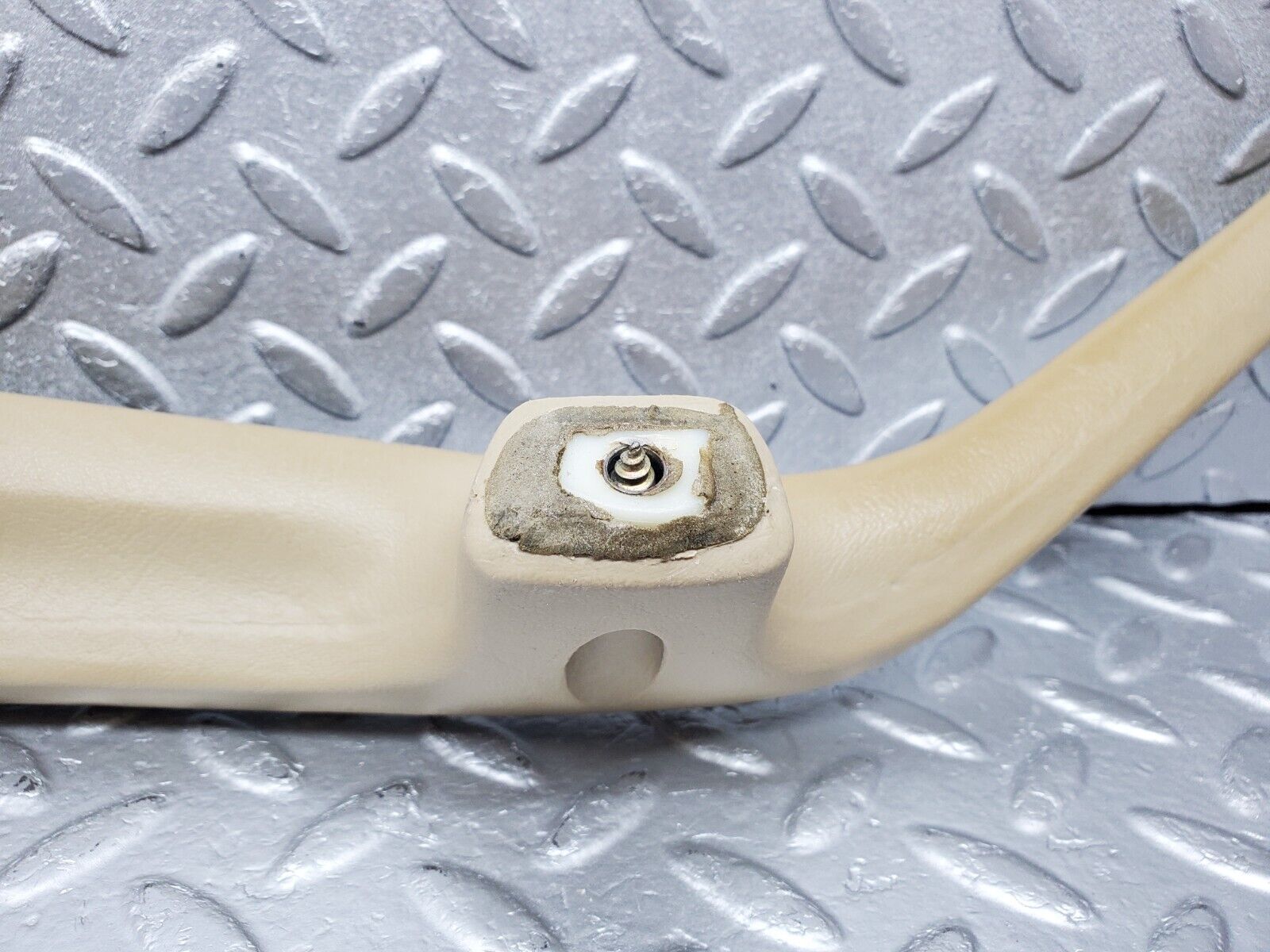 45615 Mercedes-Benz W126 420SE Front Right Interior Door Handle Beige 1269701001