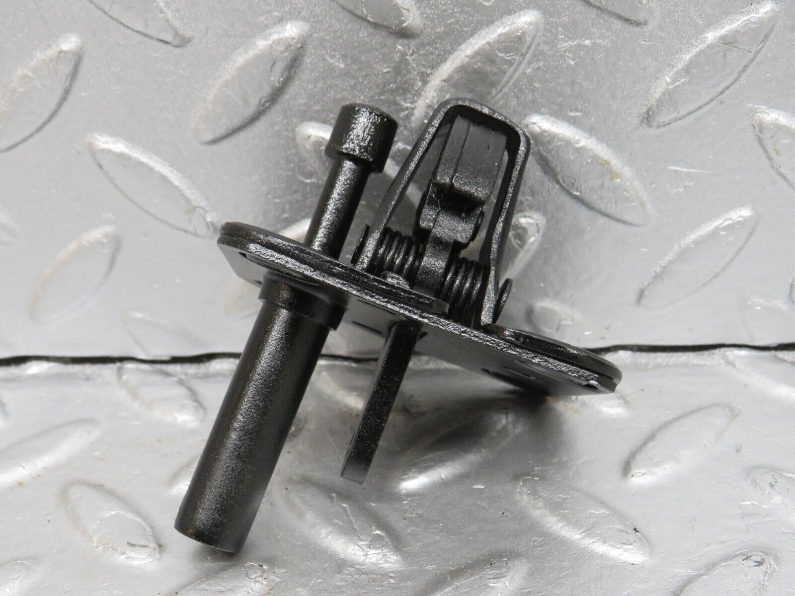 40079 Mercedes-Benz R107 350SL Bonnet Lock Catch