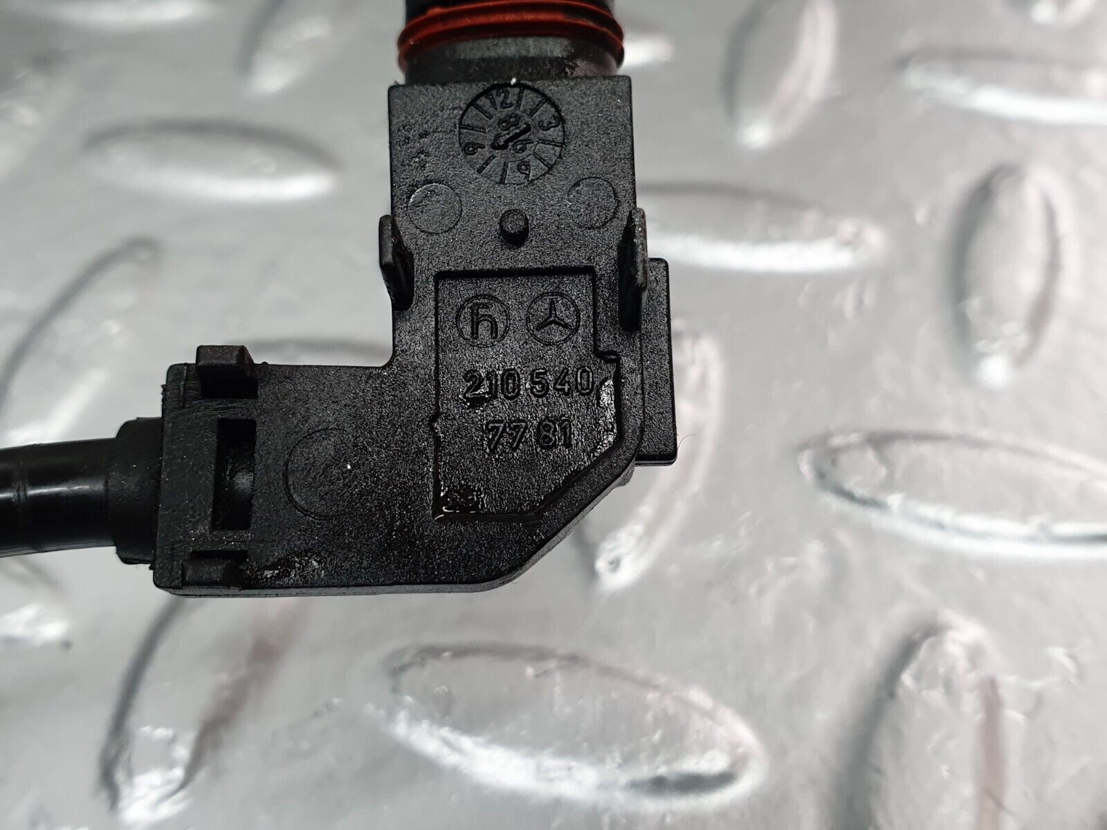 42117 Mercedes-Benz W202 C200 ABS Sensor Speed Sensor Right Side 2025402417