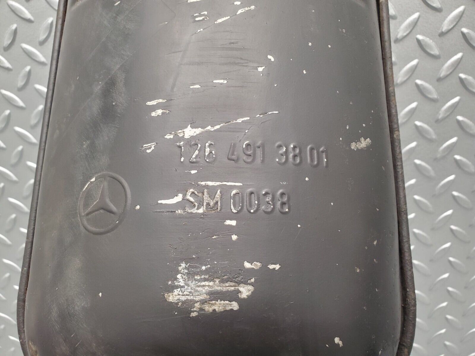 46102 Mercedes-Benz W126 420SE Exhaust Middle Silencer 1264913801