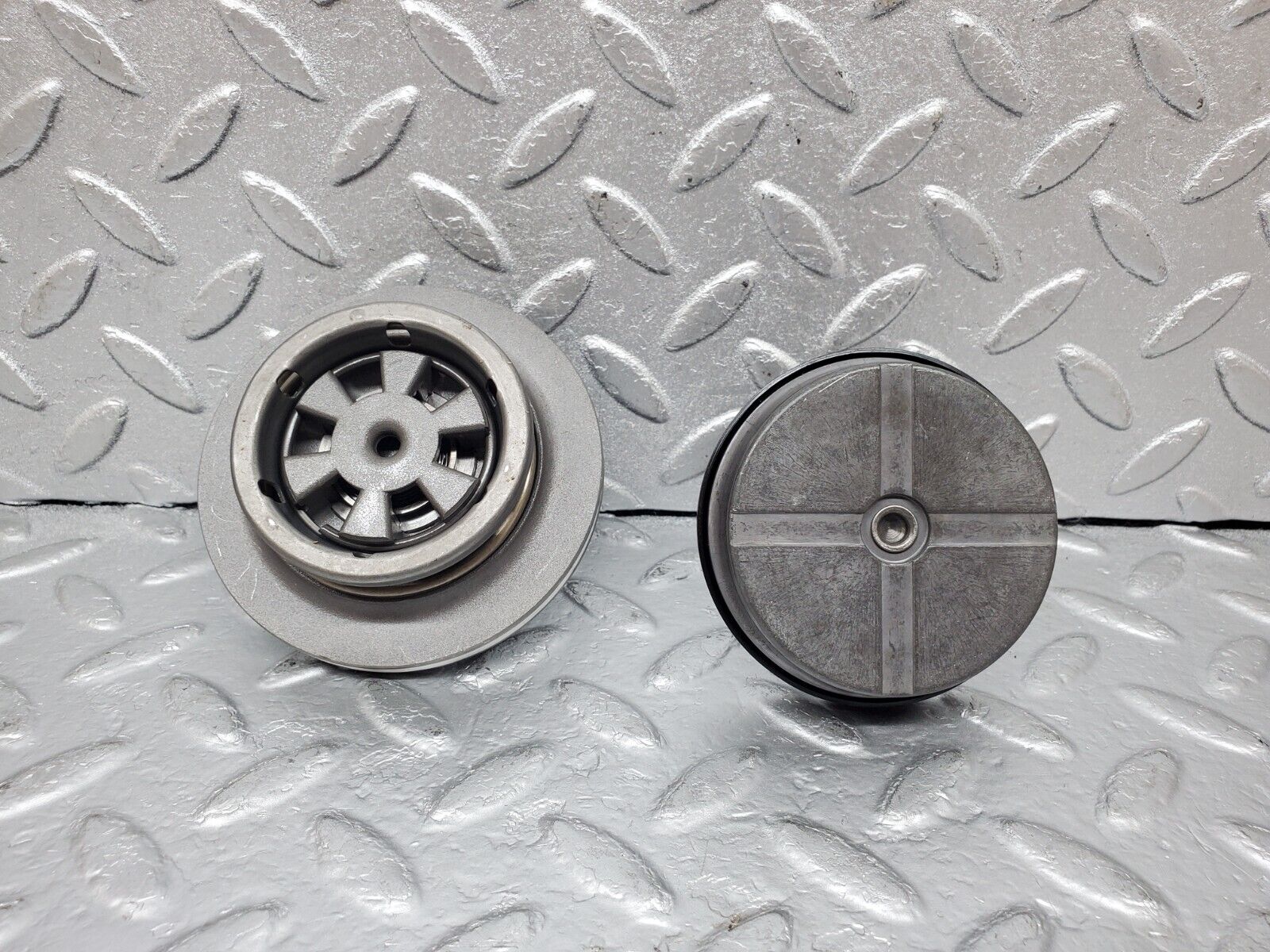 44574 Mercedes-Benz W123 280E Automatic Gearbox Piston Set 722.309 1262770438 1262770538