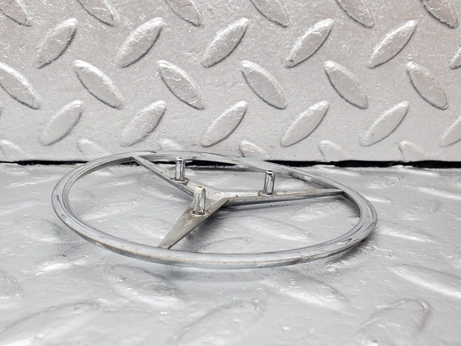 45850 Mercedes-Benz W126 420SE Trunk Lid Badge Emblem 1267580158