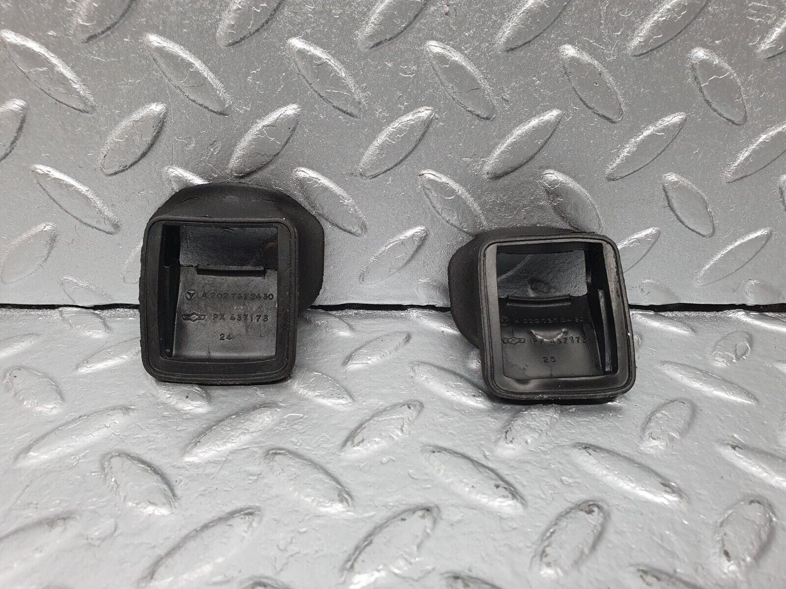 41876 Mercedes-Benz W202 C200 Rear Door Check Strap Rubber Seal 2x 2027372430