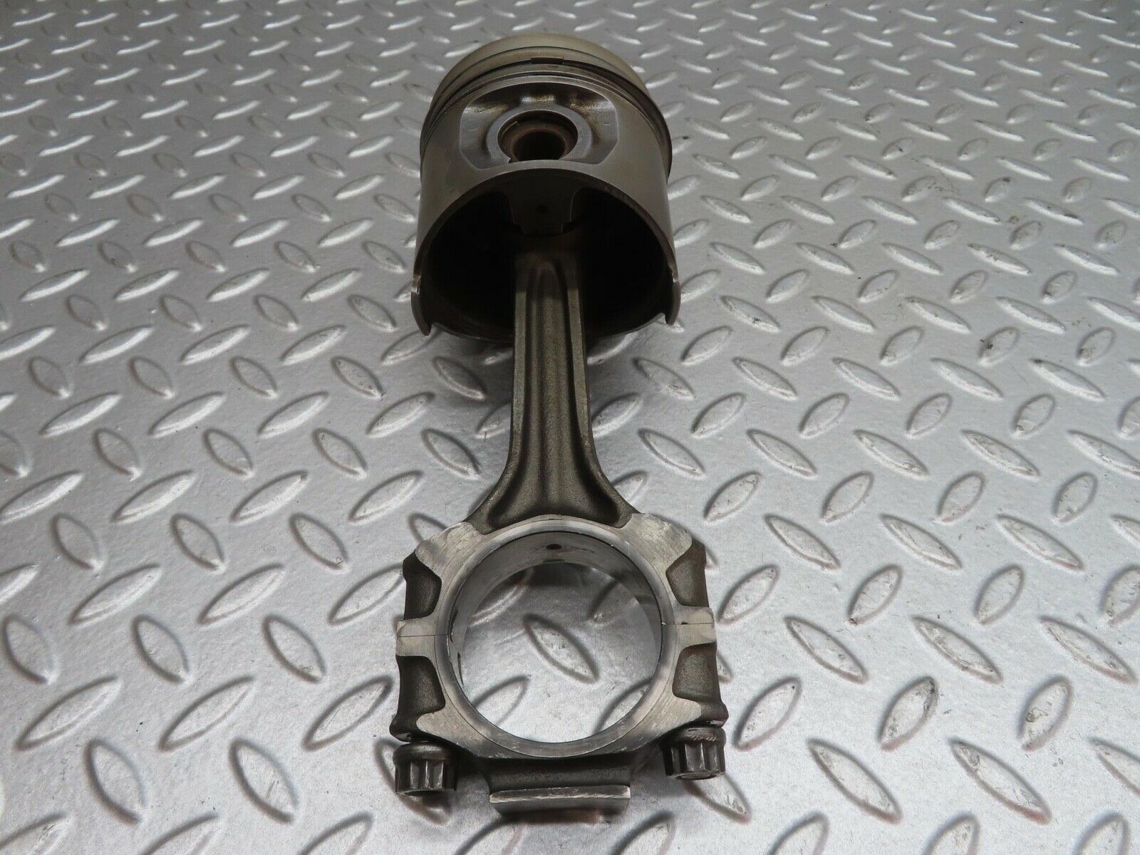 13801 Mercedes-Benz R107 450SL Piston With Connecting Rod 92mm