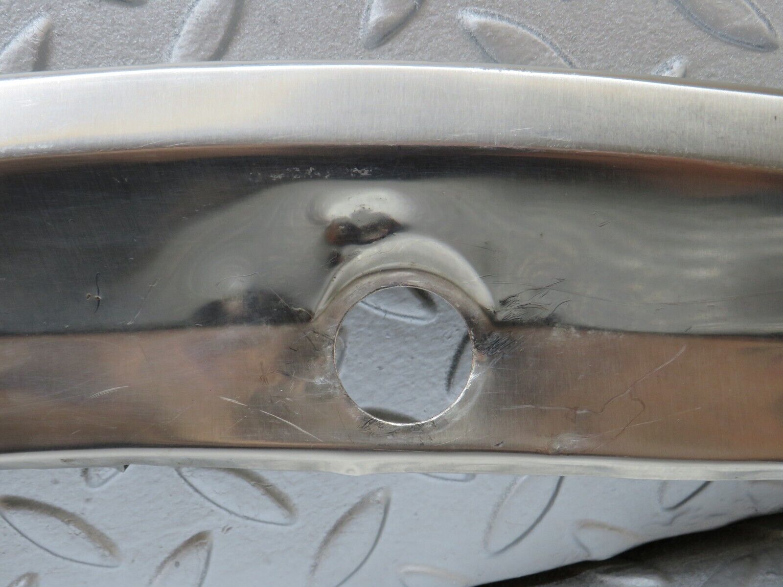 35625 Mercedes-Benz R107 280SL Windscreen Top Chrome Trim