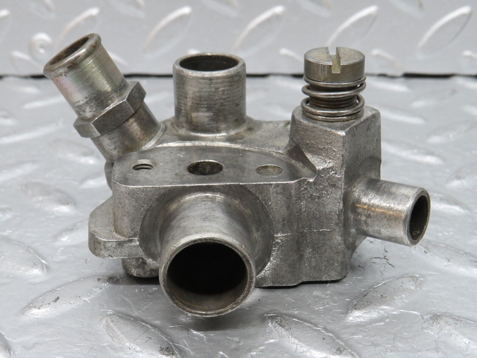 32767 Mercedes-Benz C107 R107 350 V8 Auxiliary Air Valve 1160940012