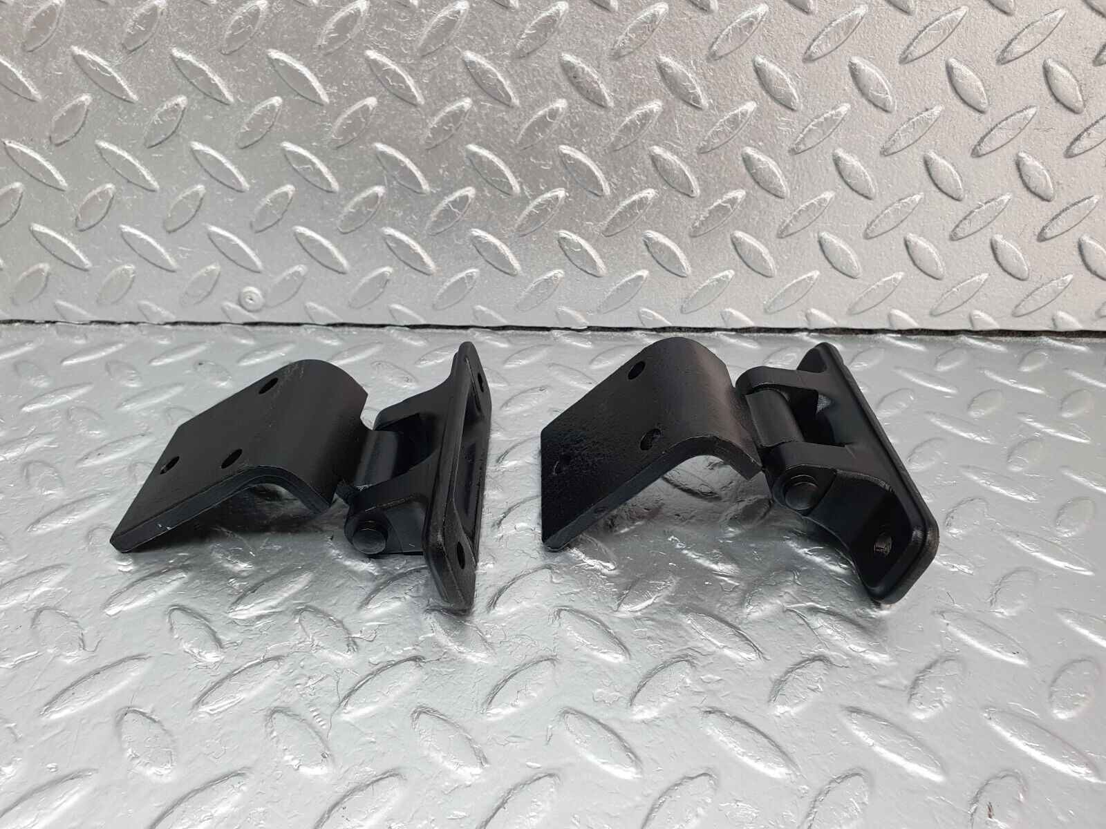 43140 Mercedes-Benz W108 280SE Door Hinge Left Side