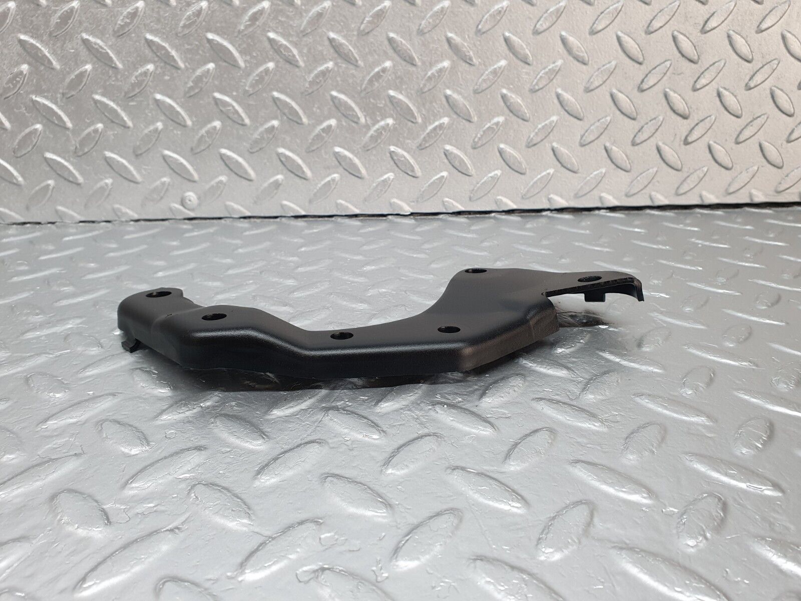 42929 Mercedes-Benz W201 190 2.0L Power Steering Pump Bracket