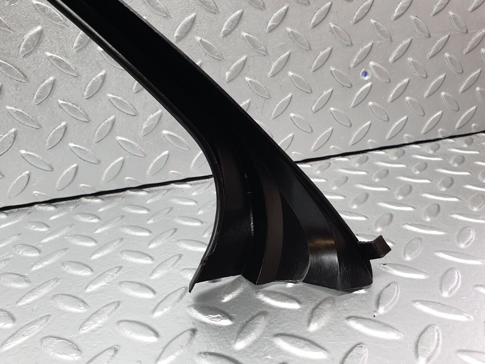 42088 Mercedes-Benz W202 C200 Rear Left Door Window Frame Cover 2027350171