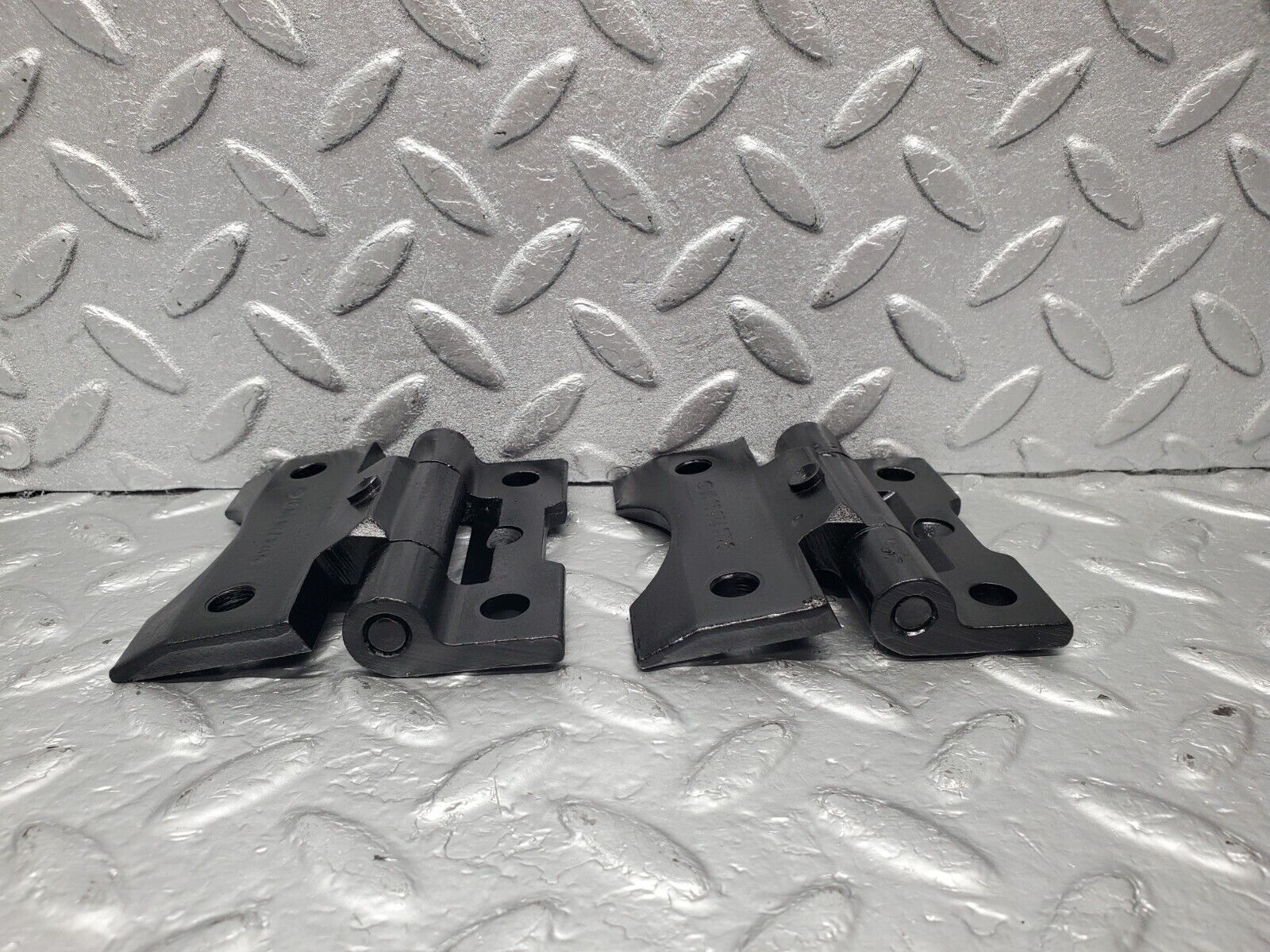 46570 Mercedes-Benz C123 280CE Coupe Door Hinge Pair Right Side 1237200037