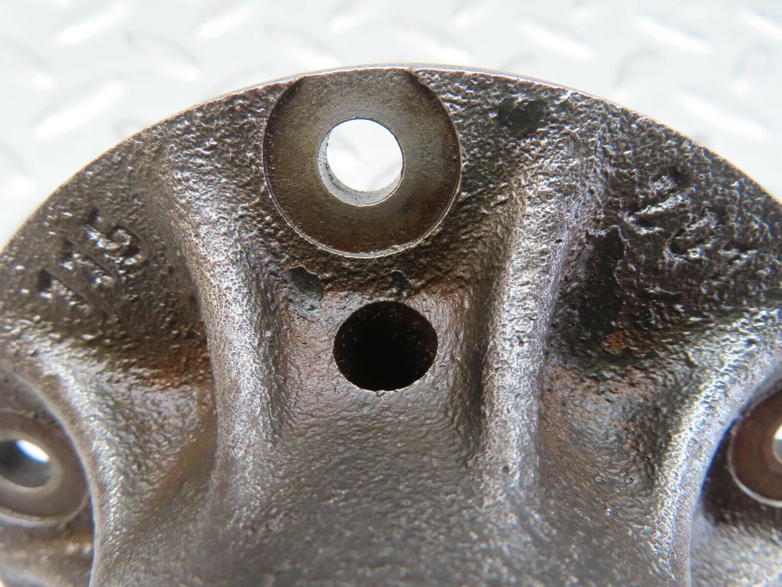 13777 Mercedes-Benz R107 450SL Water Pump 1152010010