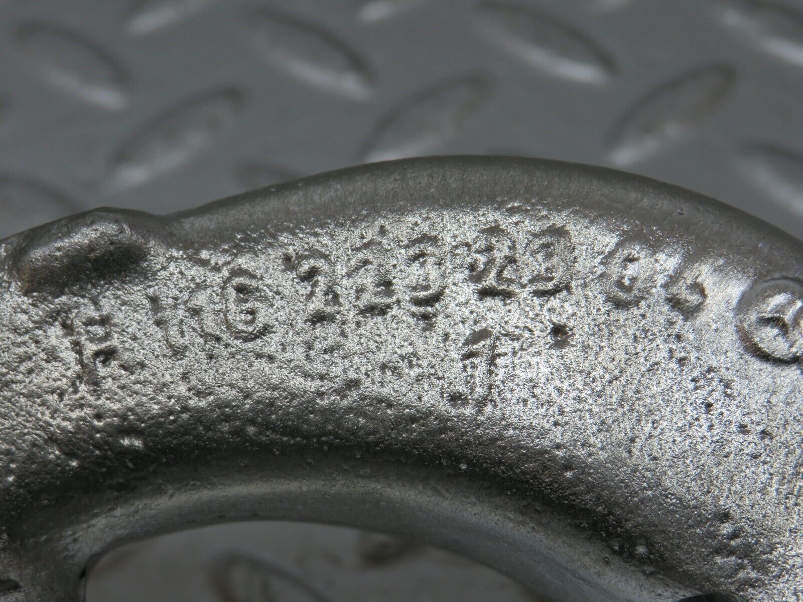 32856 Mercedes-Benz C107 R107 350 V8 Engine Mount Bracket Right Side 1162232304