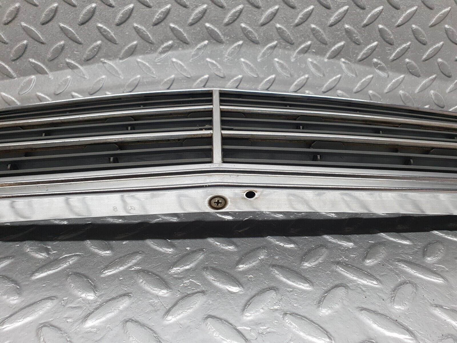 41801 Mercedes-Benz W202 C200 Bonnet Grill Chrome 2028880323