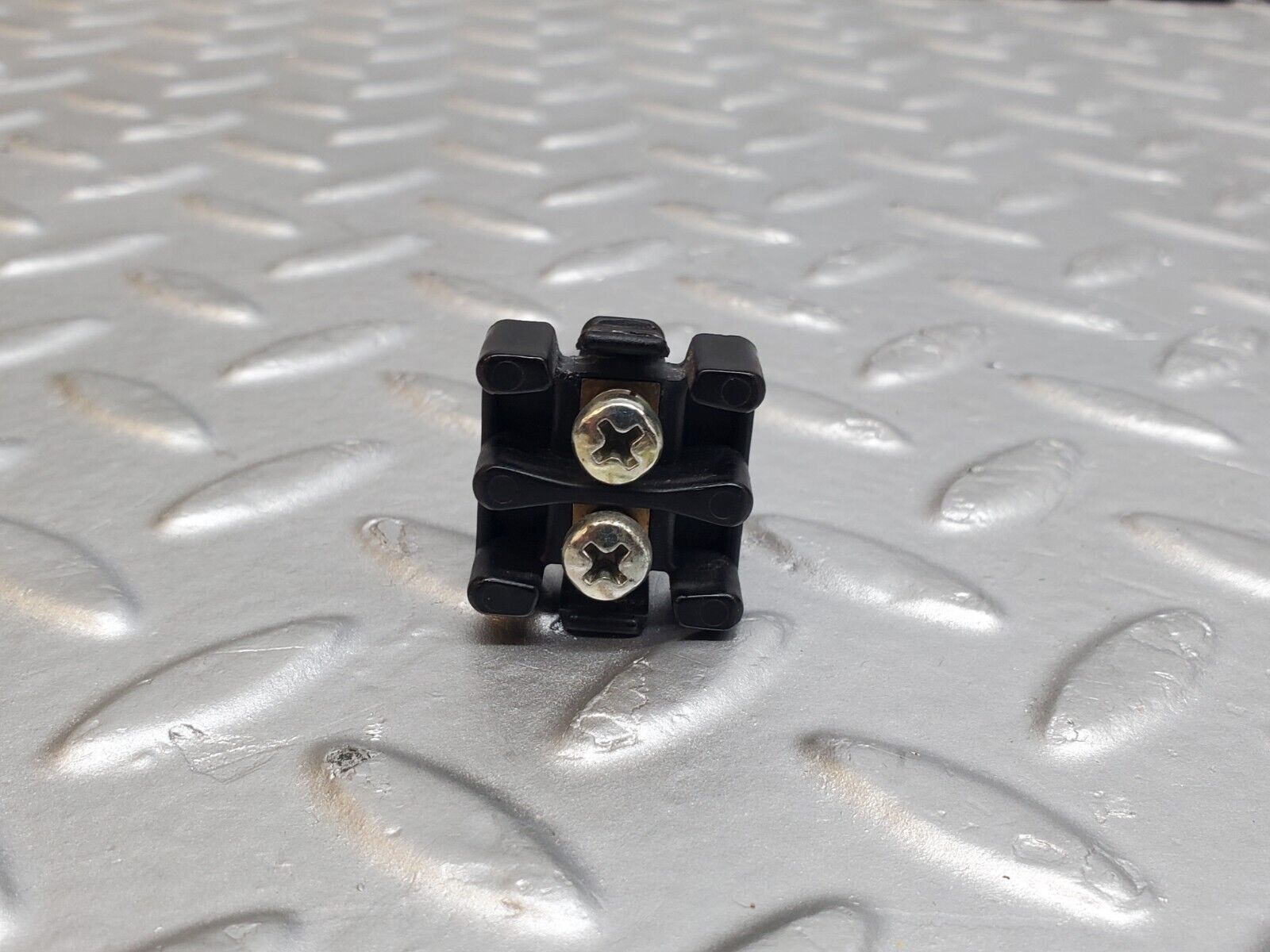 44717 Mercedes-Benz W124 220E Wiring Cable Junction 0005400269