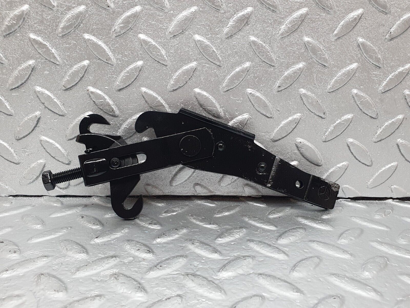 43635 Mercedes-Benz C126 380SEC Coupe Handbrake Adjusting Handbrake Regulator