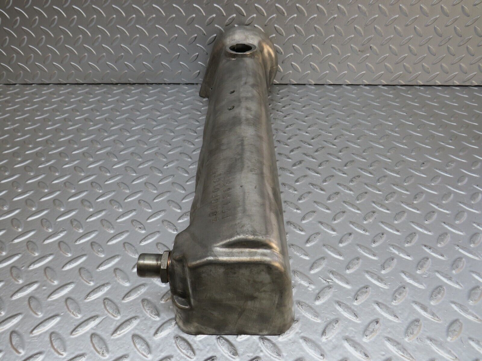 32843 Mercedes-Benz C107 R107 350 V8 Cylinder Head Valve Cover Right Side 1160161905