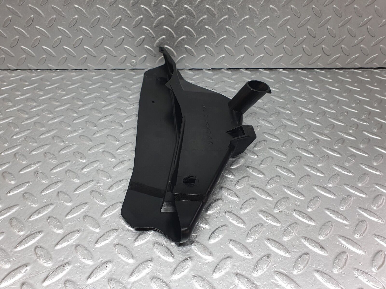 42729 Mercedes-Benz W201 190 2.0L Front Right Rain Gutter Drain Channel 2016280273