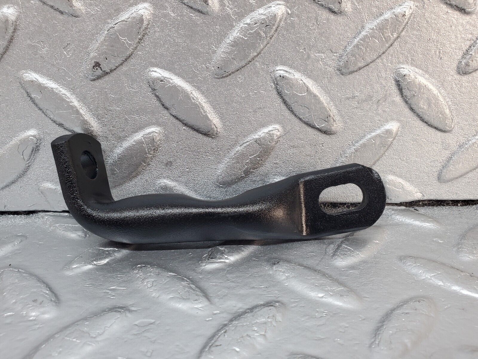 45400 Mercedes-Benz 280E M110.983 Power Steering Pump Holder Bracket