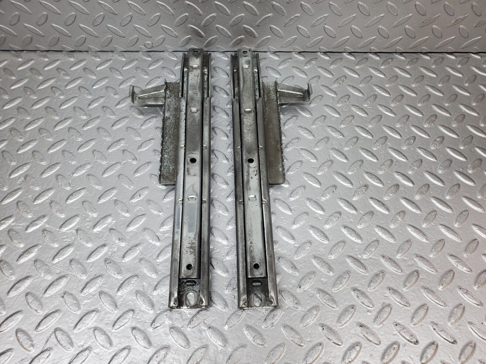 44533 Mercedes-Benz W123 280E Front Right Seat Rail Pair