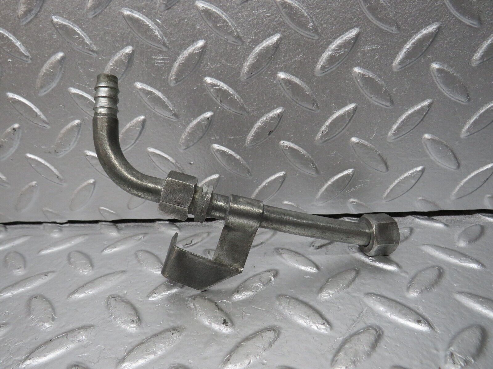 33071 Mercedes-Benz C107 R107 350 V8 Oil Hose Pipe