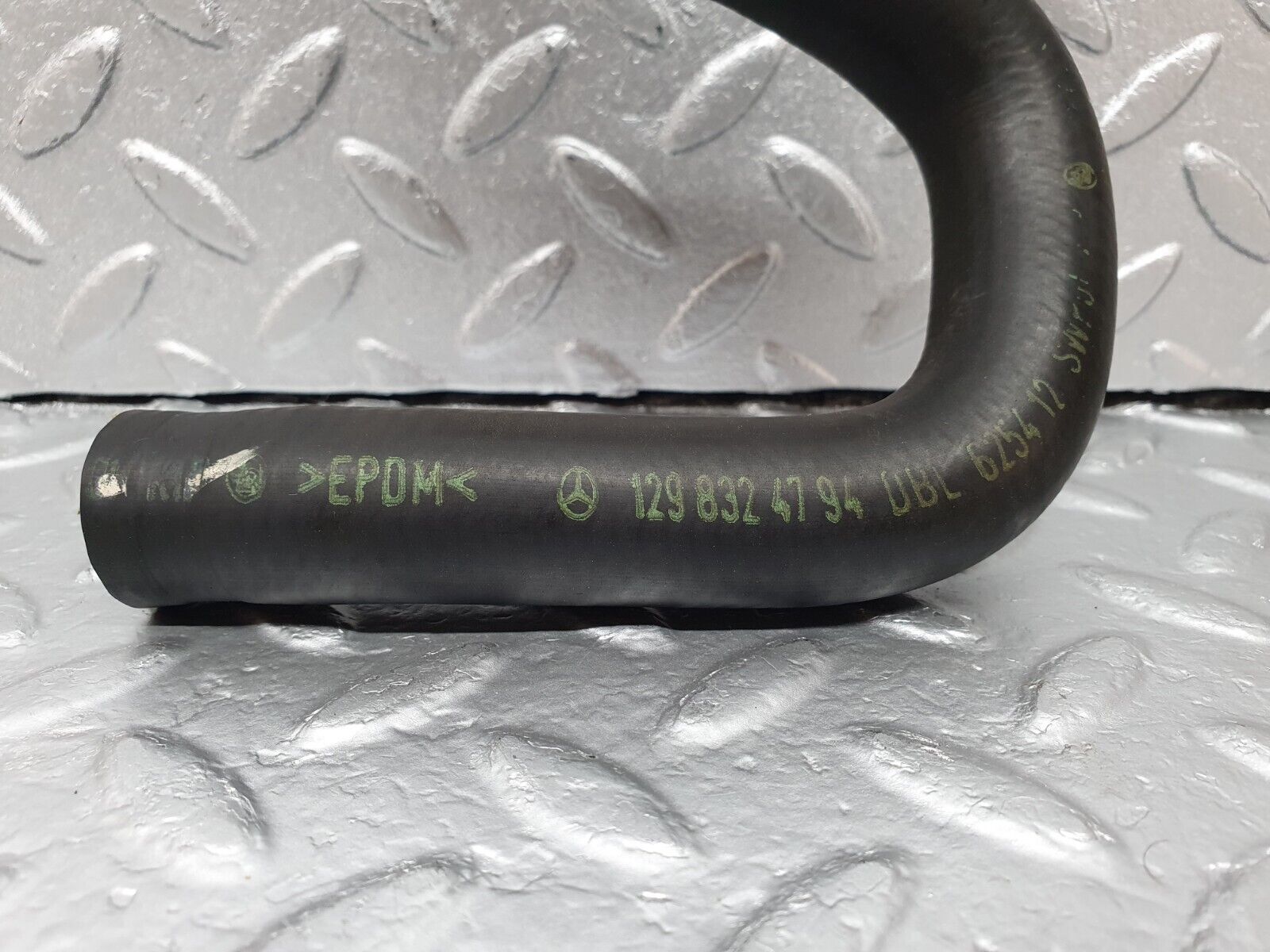 42552 Mercedes-Benz R129 320SL Coupe Heater Hose Pipe 1298324794