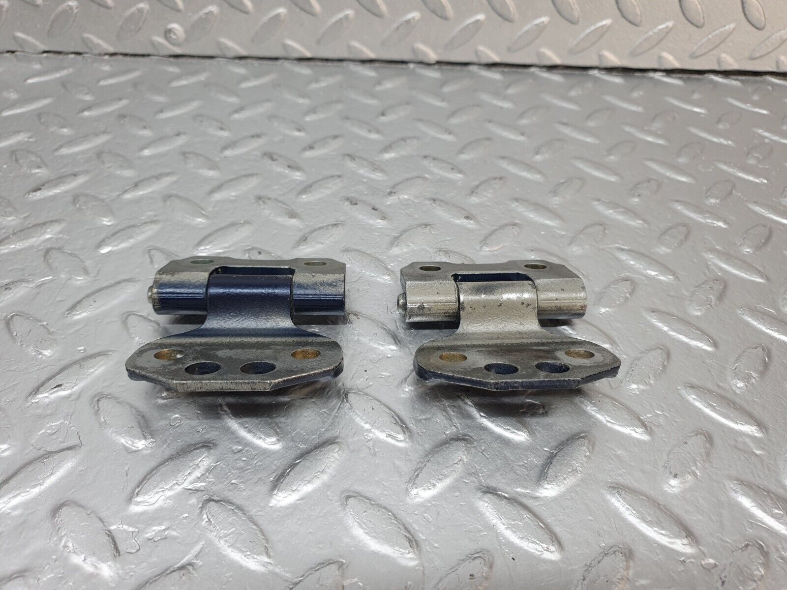 42317 Mercedes-Benz R129 320SL Coupe Door Hinge Right Side