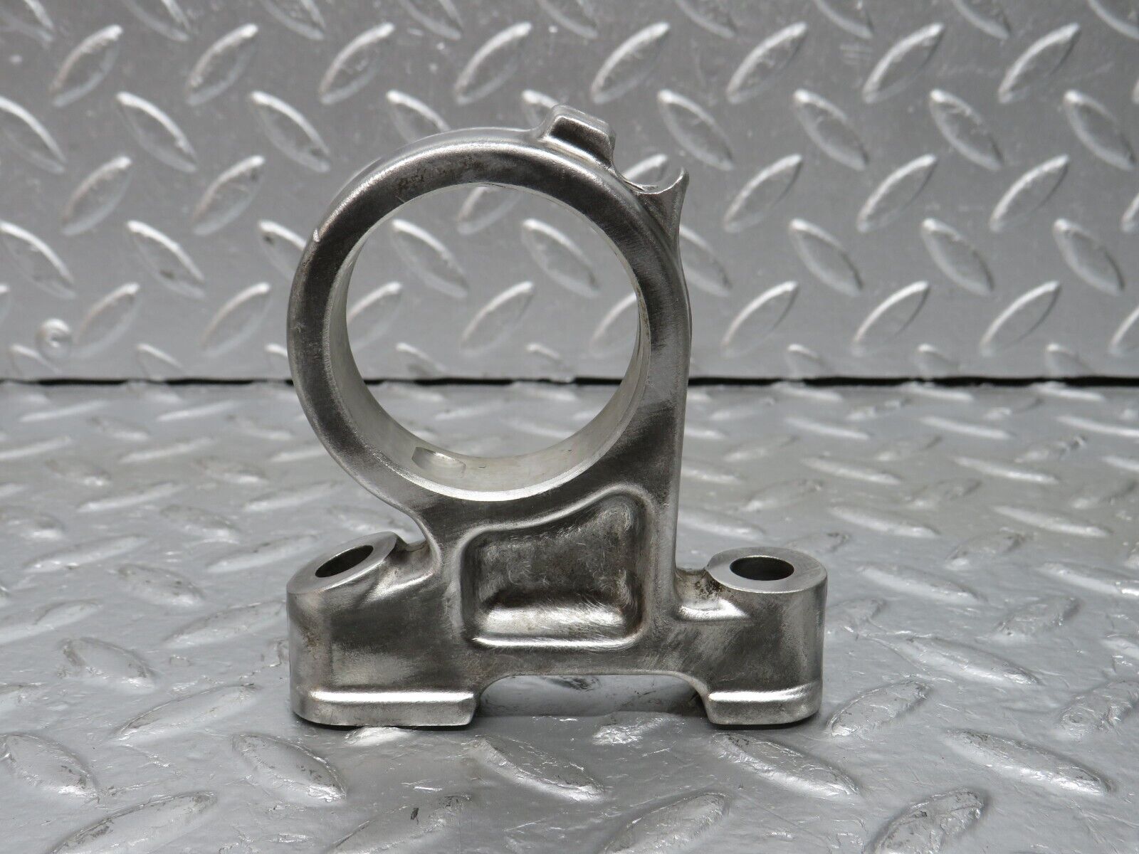 32997 Mercedes-Benz C107 R107 350 V8 Camshaft Tower Bearing 1160512112